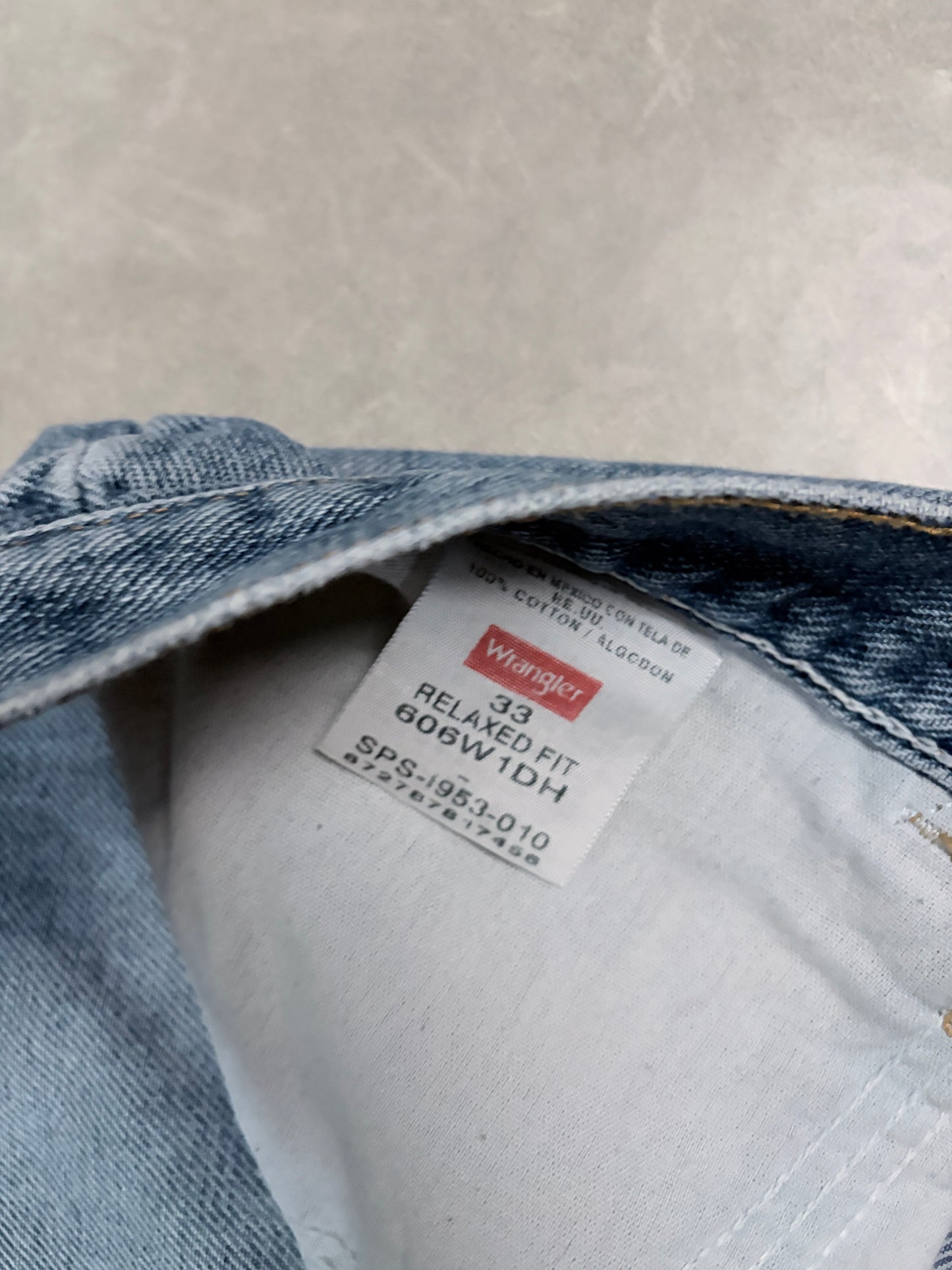2000's Vintage Wrangler Tag Close Up with Brand Label