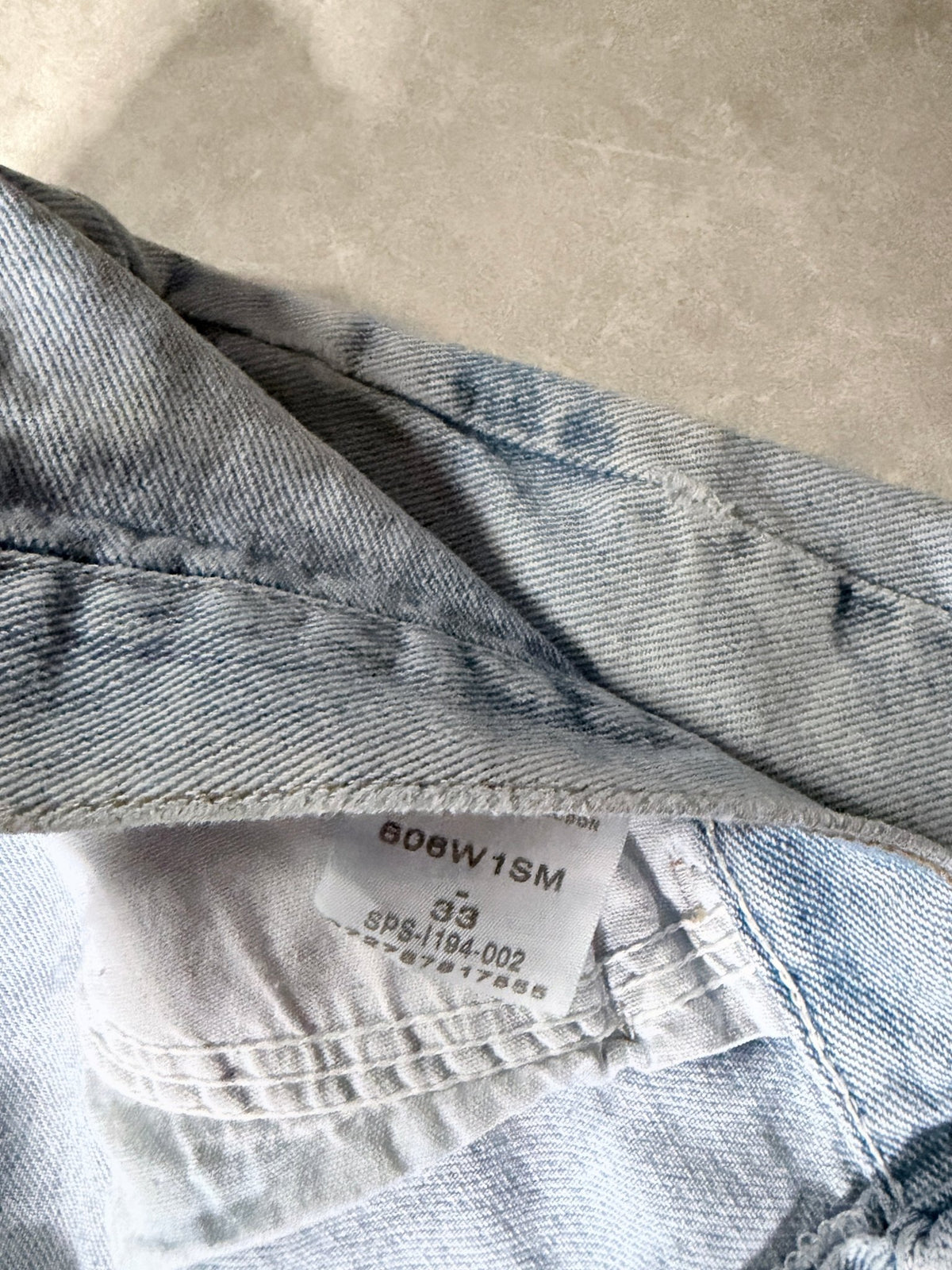 2000s Vintage Wrangler Light Wash Jorts -33W - 33 | Martin City Vintage