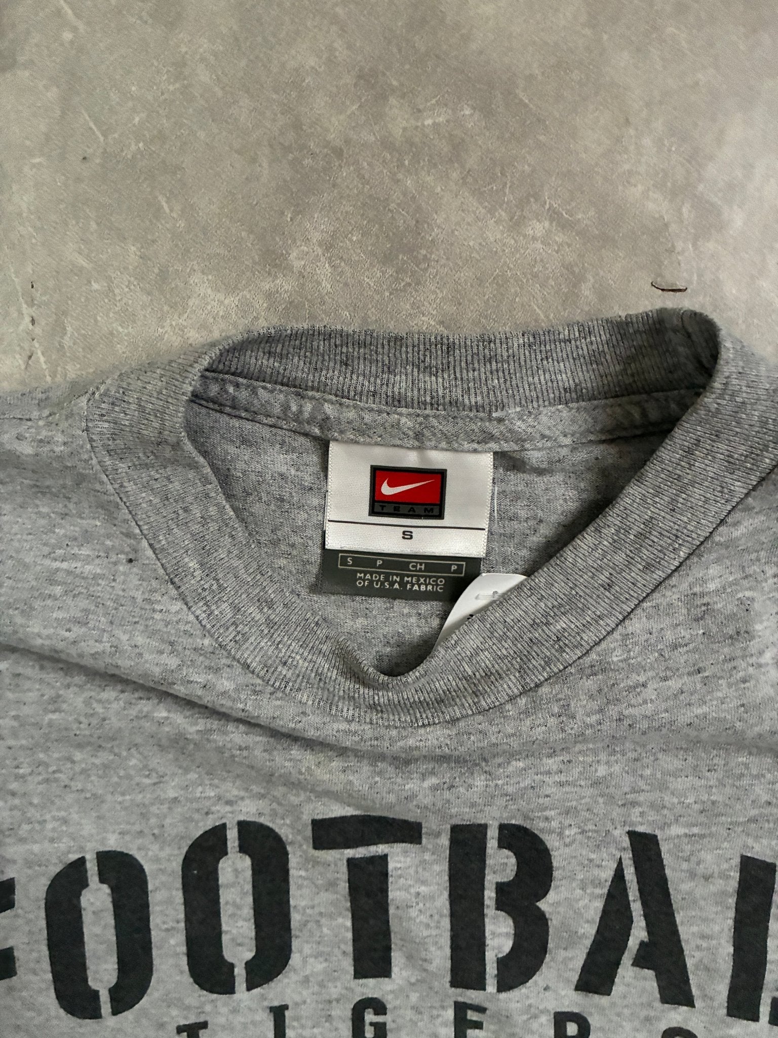 2000s Vintage Mizzou Tigers Football Nike Grey T-Shirt -M - M | Martin City Vintage