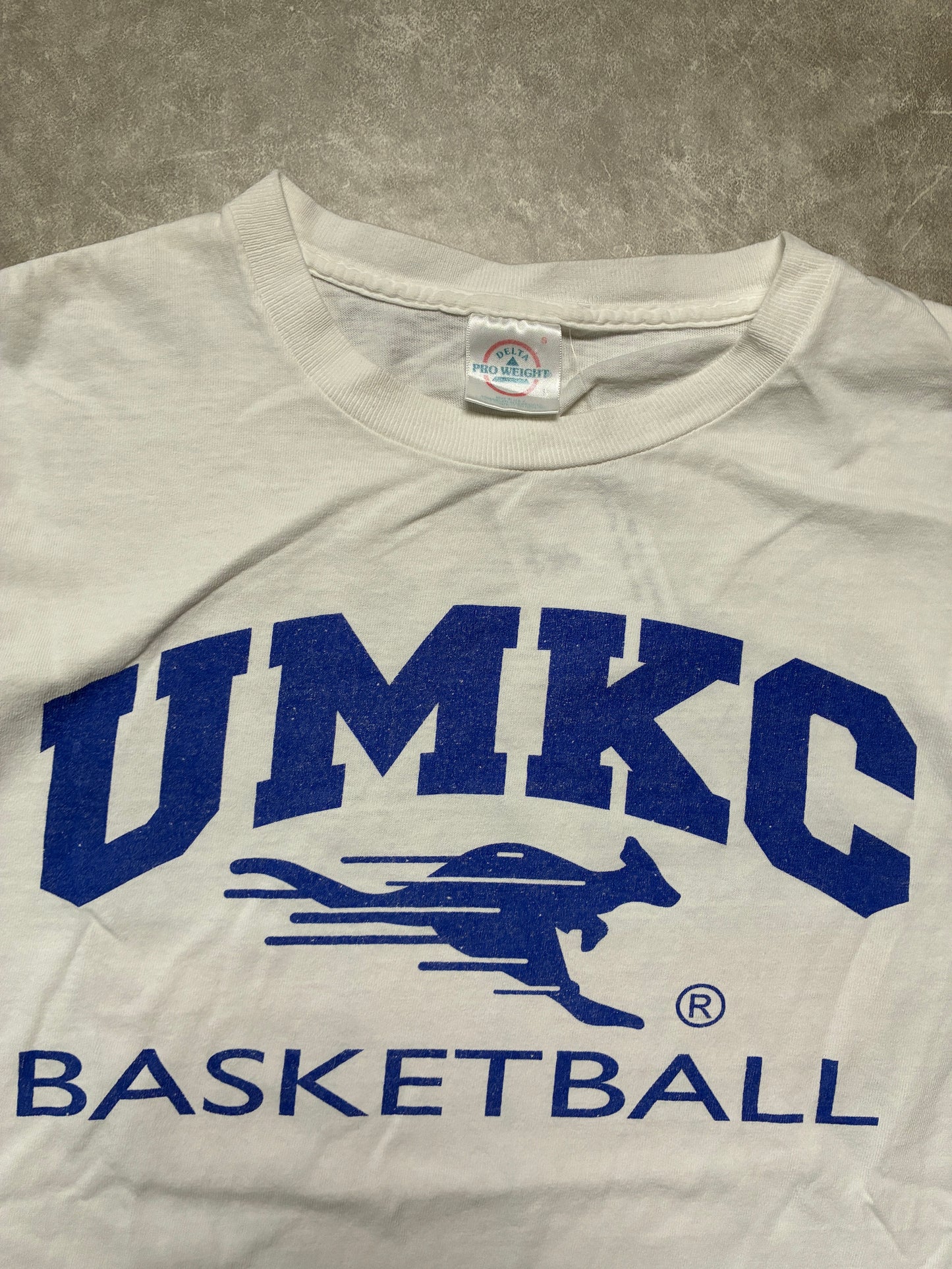 90s Vintage UMKC Roos Basketball White T-Shirt -S