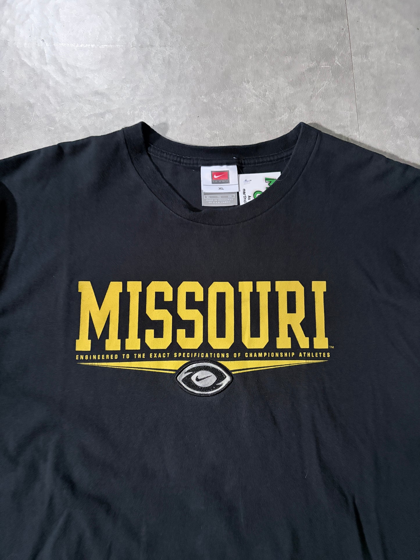 2000s Vintage Missouri Tigers Nike Black T-Shirt -XL