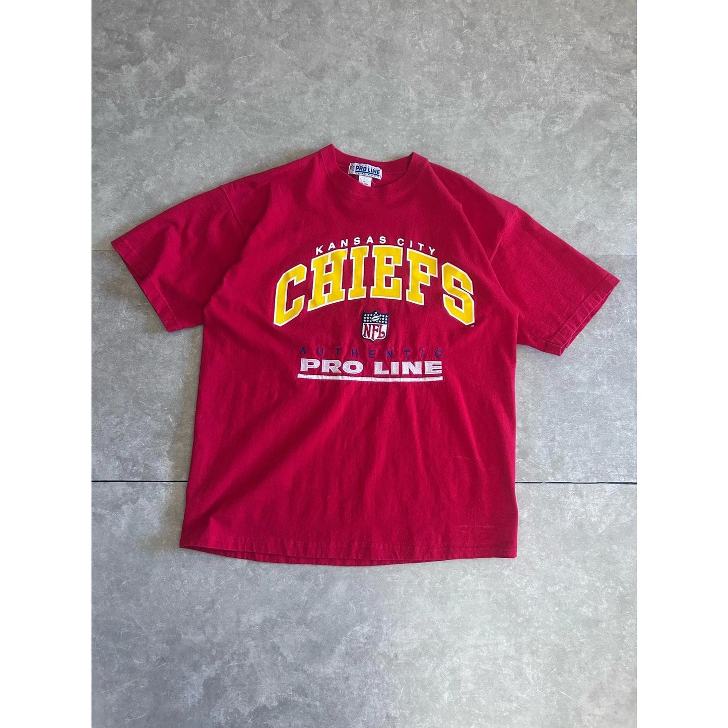 90s Vintage Kansas City Chiefs Embroidered Red T Shirt Size L - | Martin City Vintage