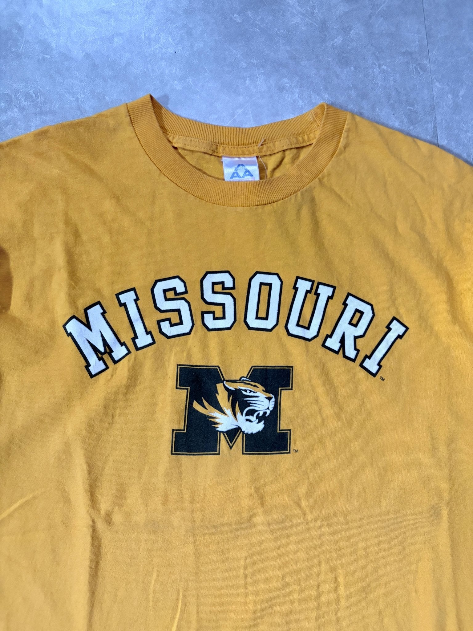 90s Vintage Missouri Tigers Yellow T-Shirt -L - L | Martin City Vintage