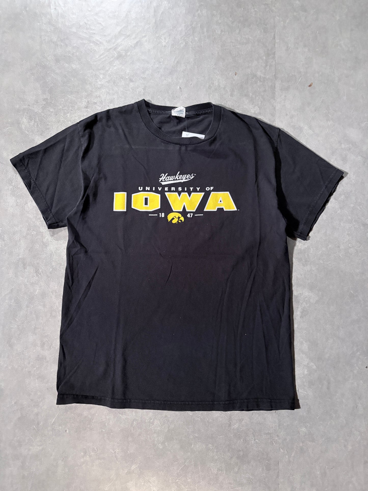 2000s Vintage Iowa Hawkeyes Black T-Shirt -M