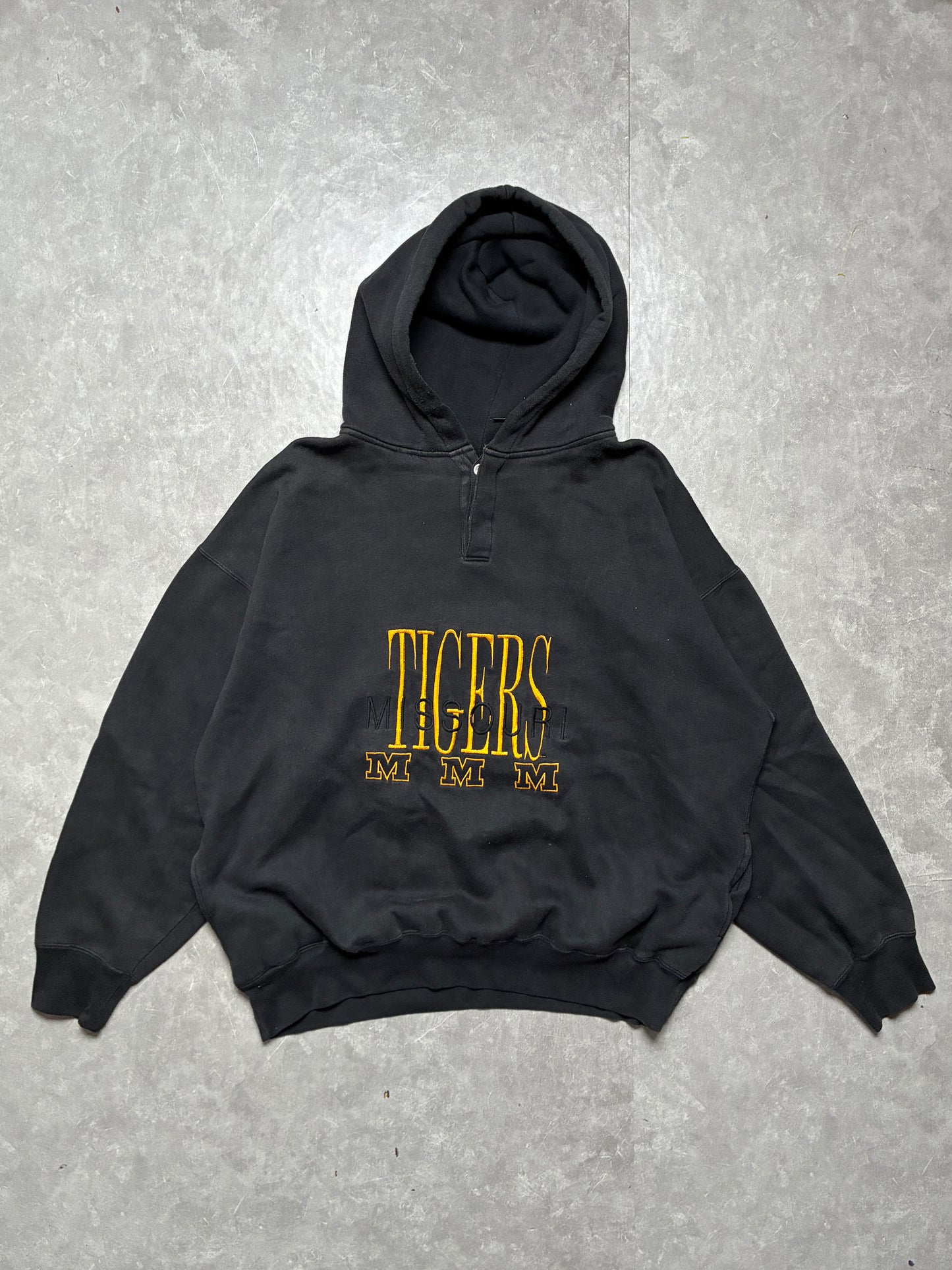 90s Vintage Missouri Tigers Embroidered Black Hoodie -XL