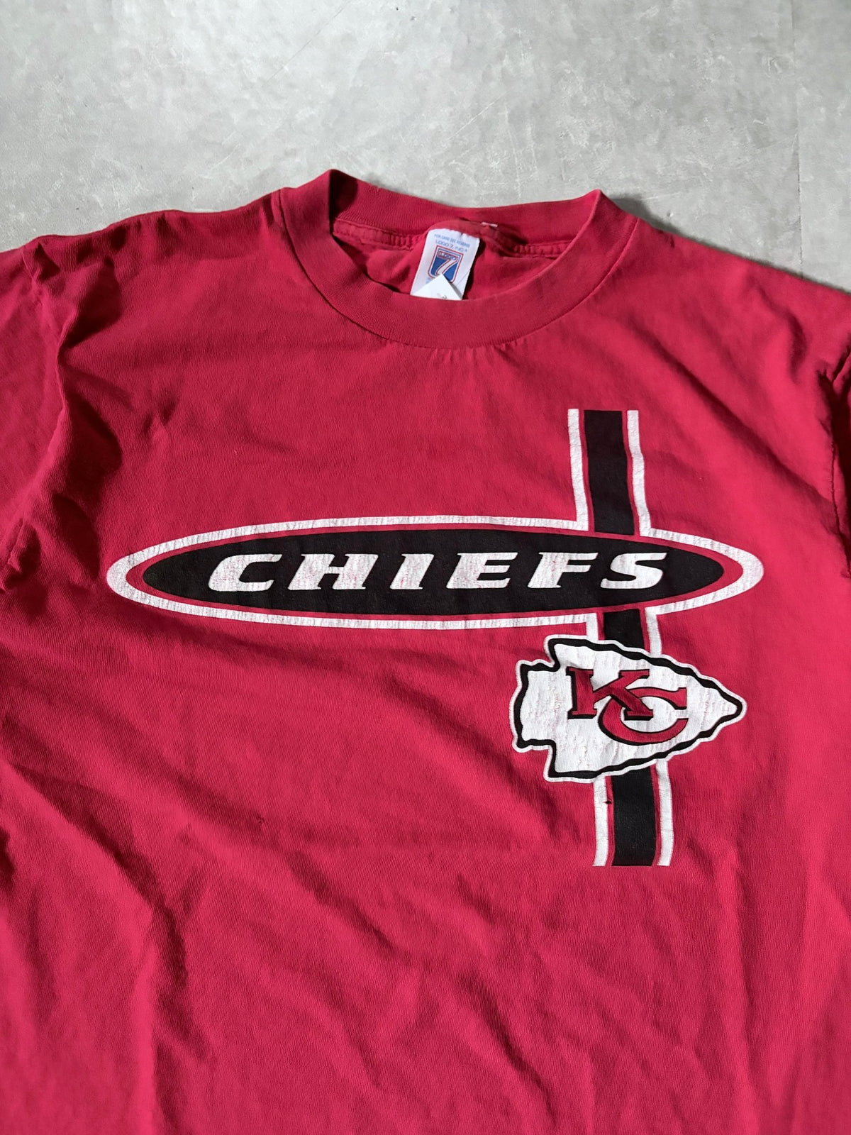 90s Vintage Kansas City Chiefs Oval Print Logo 7 Red T-Shirt -L - XL | Martin City Vintage