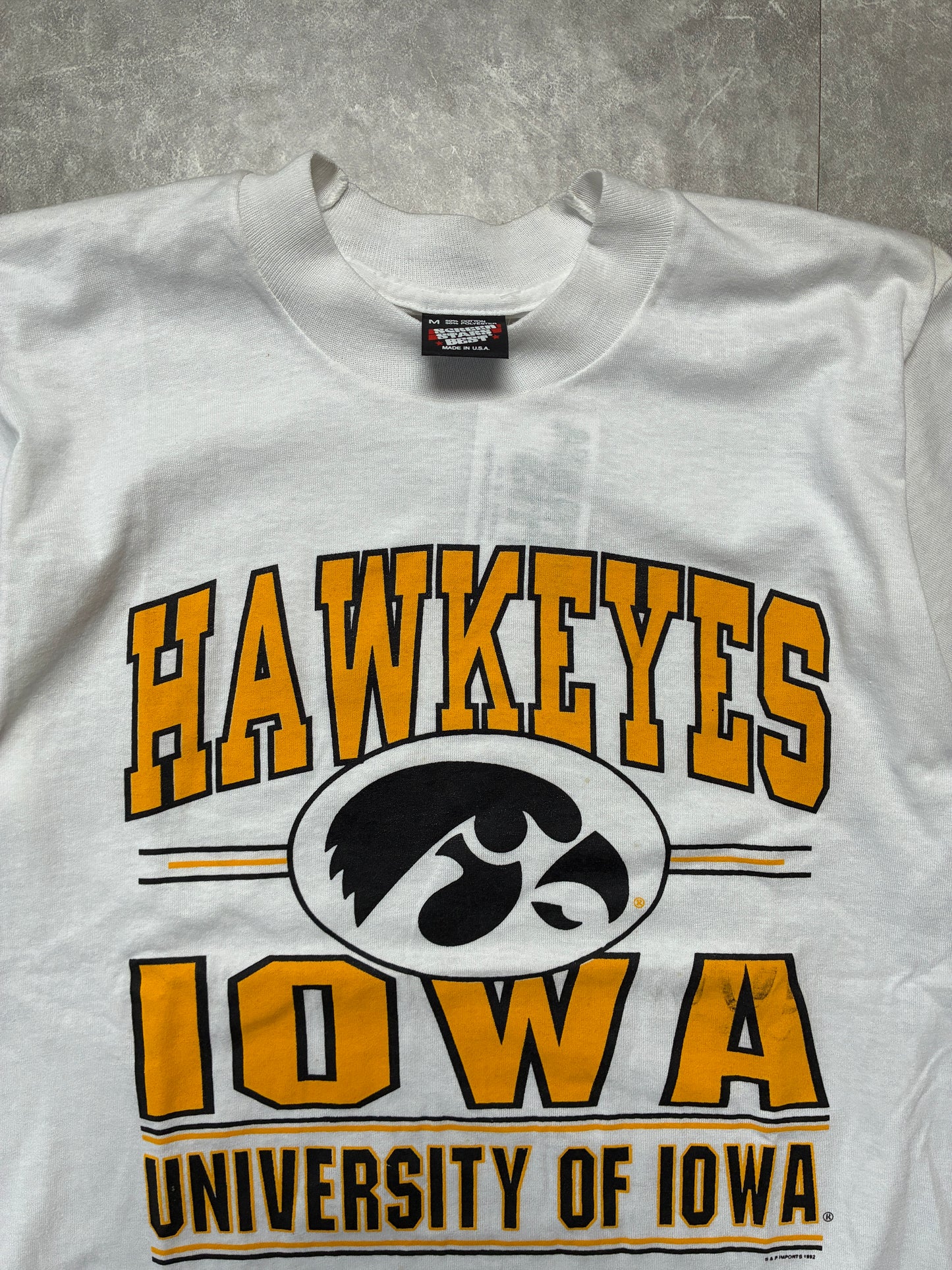 90s Vintage Iowa Hawkeyes White T-Shirt -M