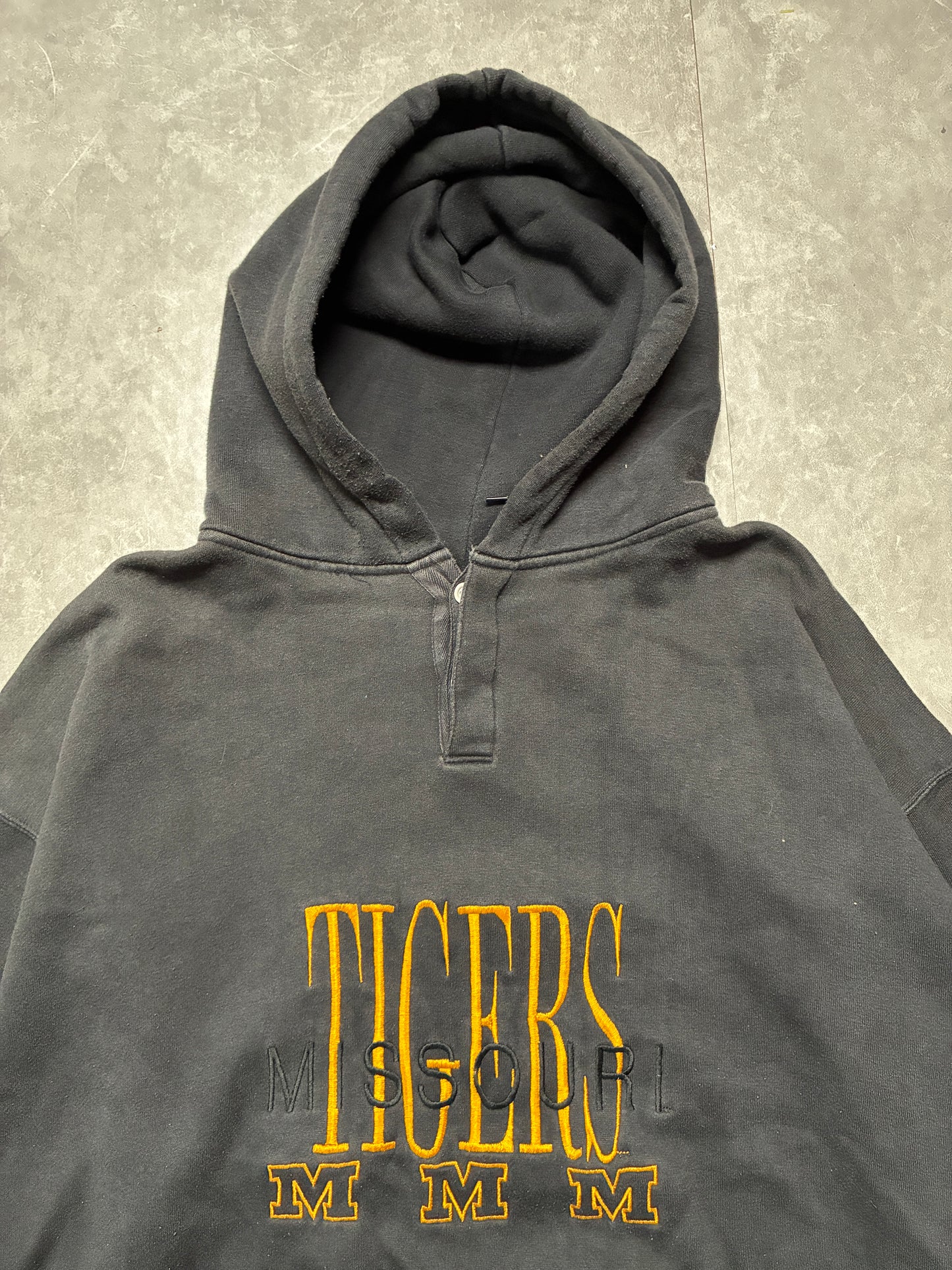 90s Vintage Missouri Tigers Embroidered Black Hoodie -XL