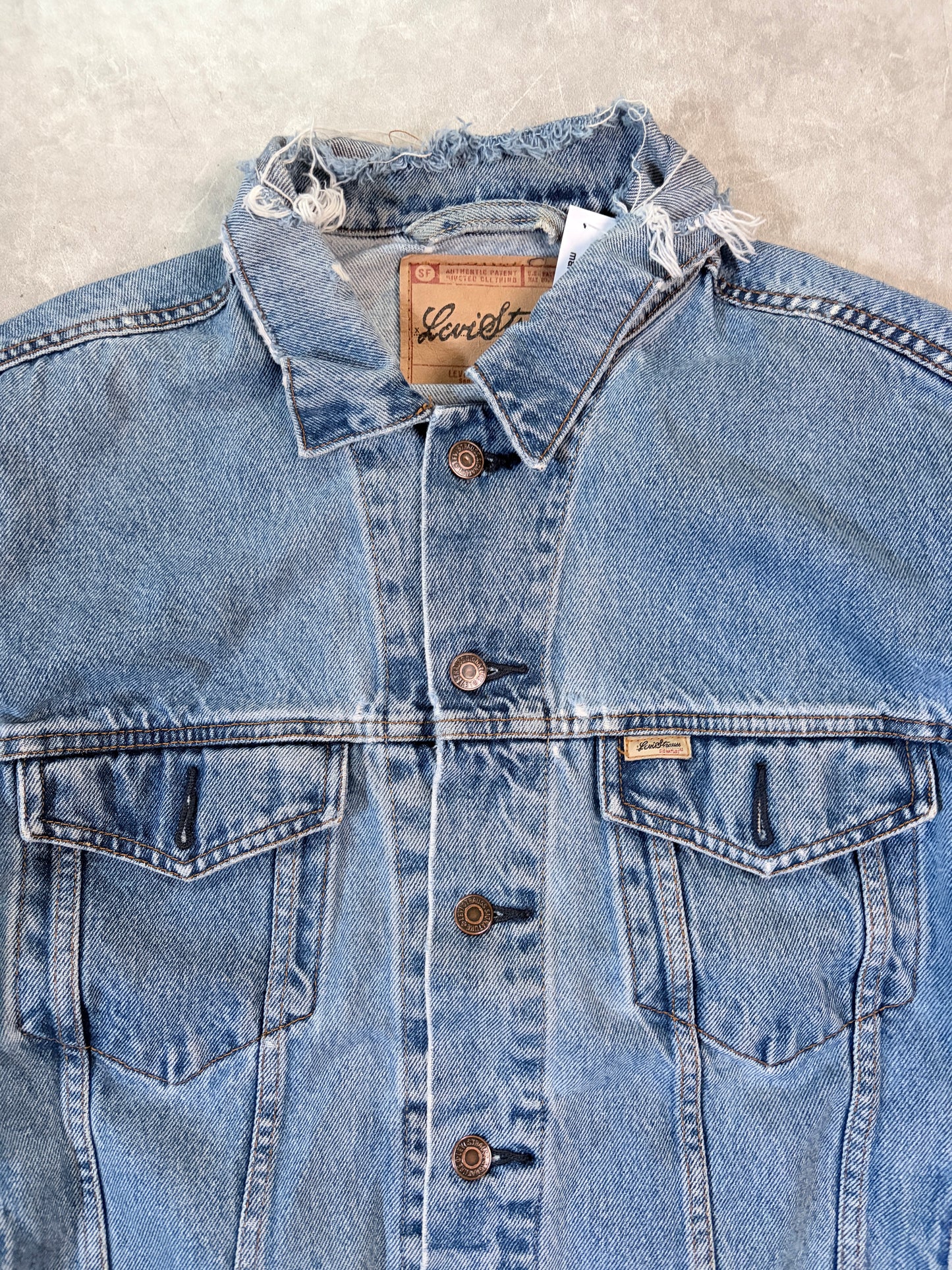 2000s Vintage Levi's Denim Jacket -L