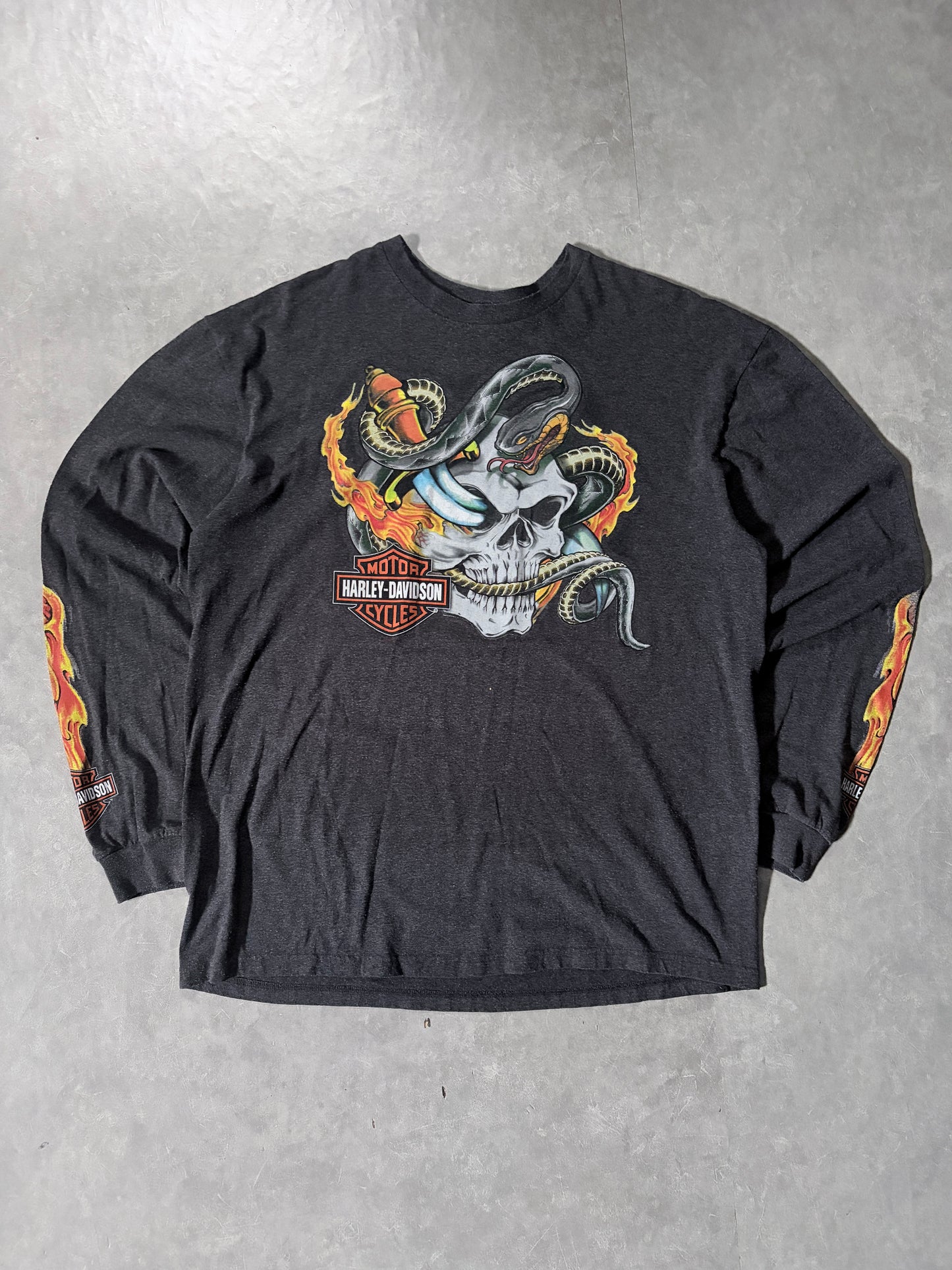 2000s Vintage Harley Davidson Skull Flame Sleeve Grey Shirt -XL