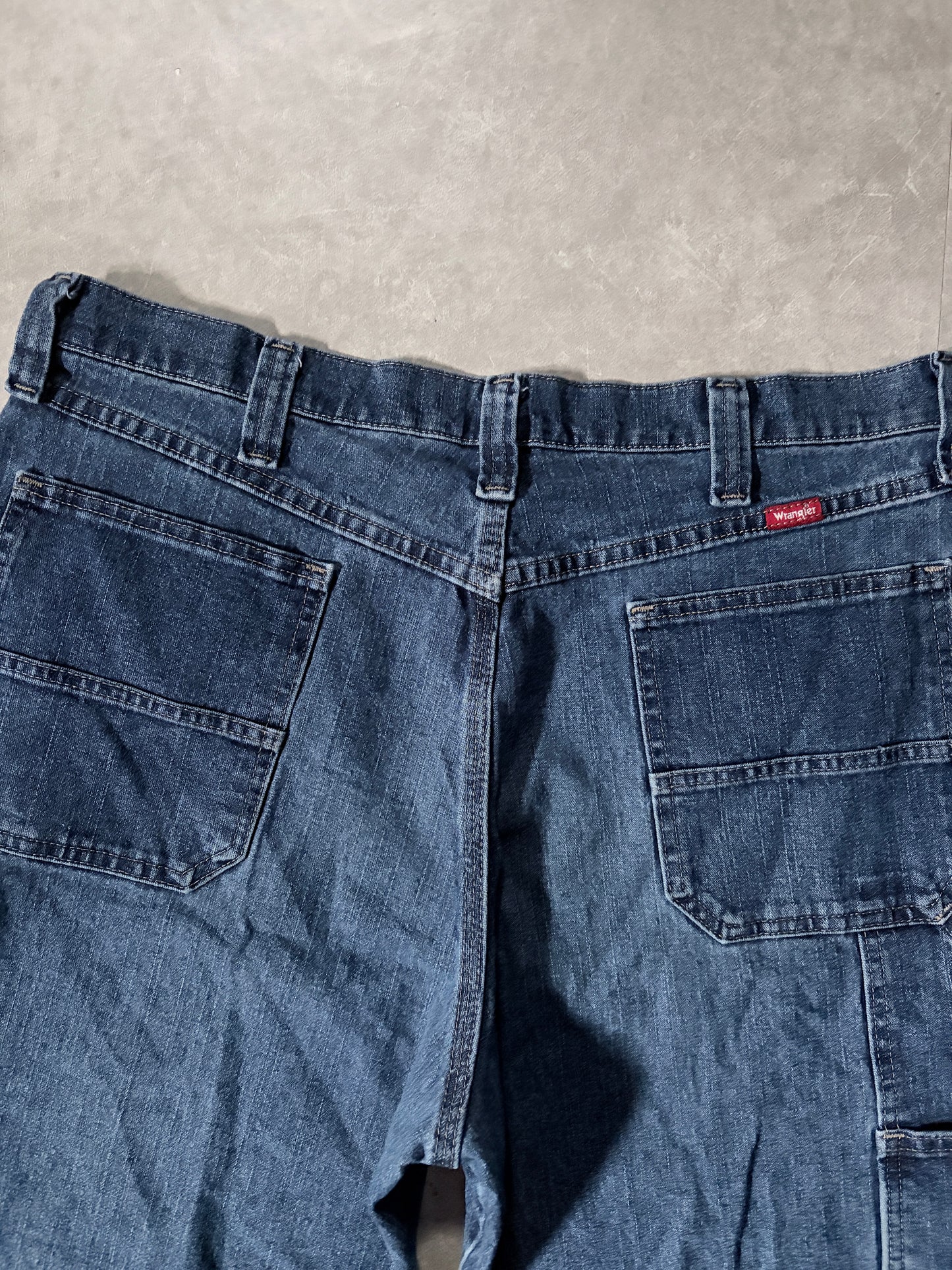 2000's Vintage Wrangler Carpenter Jorts Back Pocket Detail