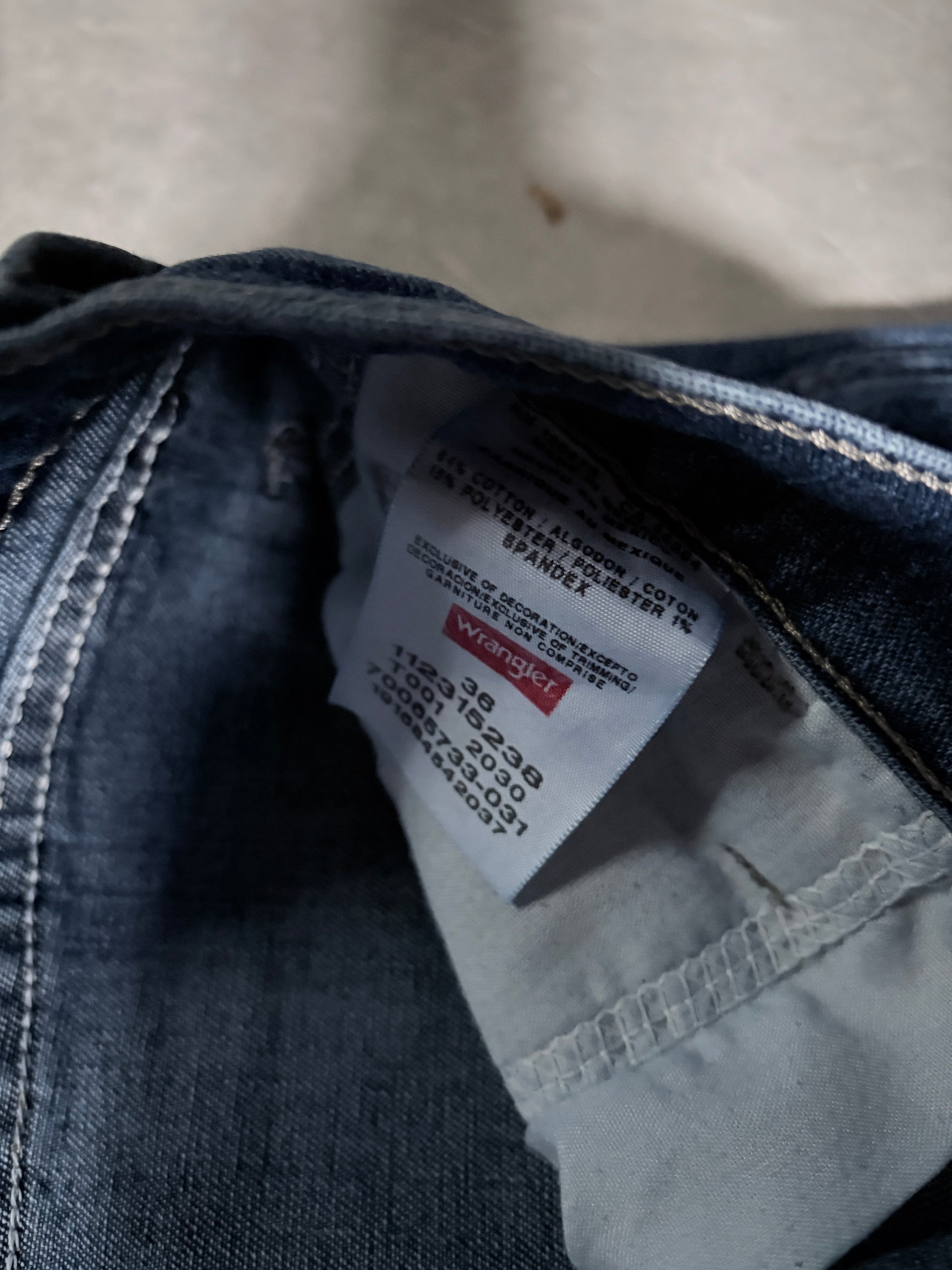 2000's Vintage Wrangler Tag Close Up with Brand Label