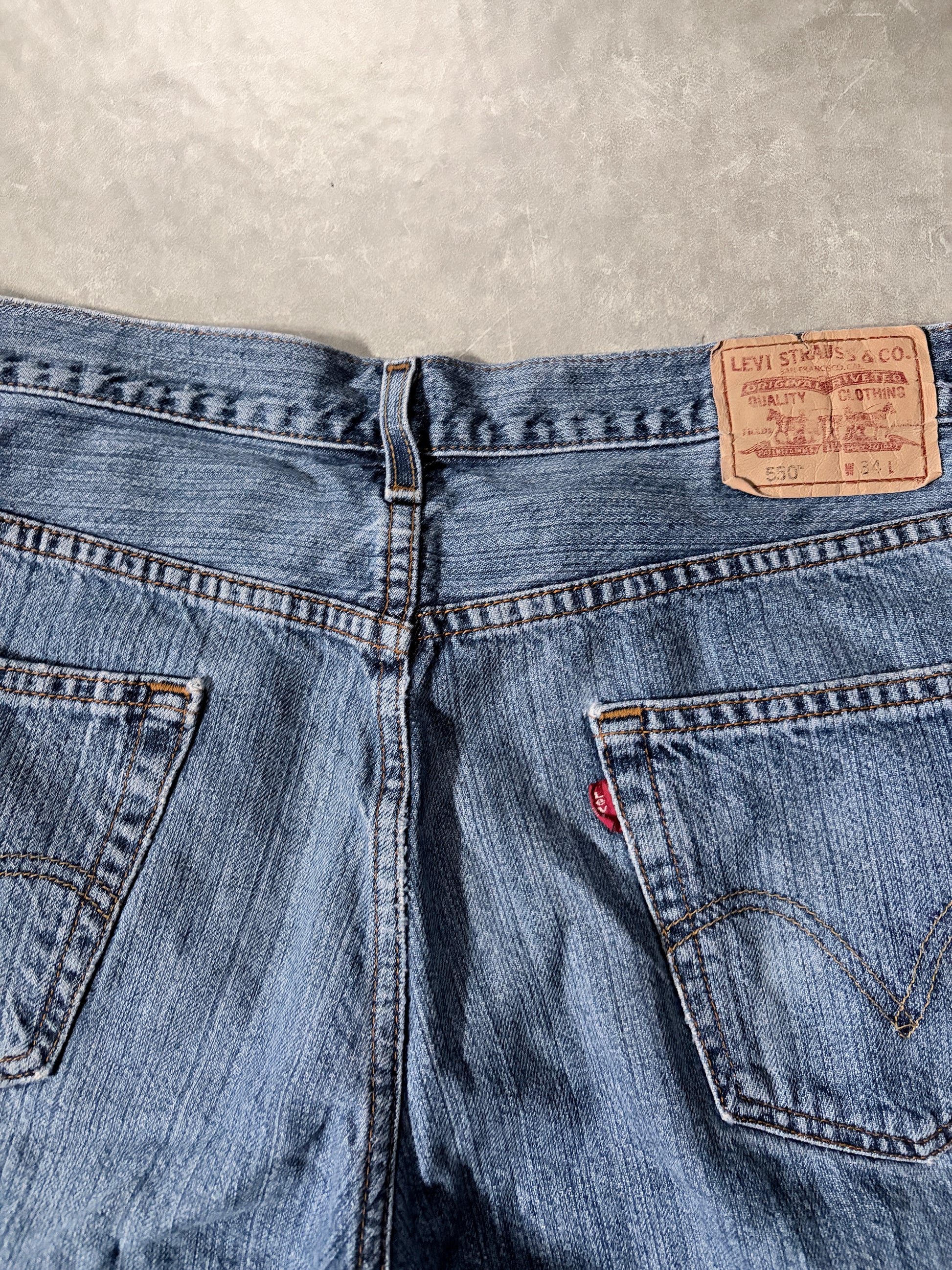 2000's Vintage Levi's Jorts Back Pocket Detail
