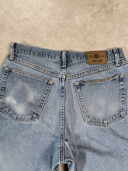 2000's Vintage Wrangler Light Wash Jorts Back Pocket Detail