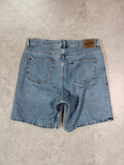 2000's Vintage Roundtree Light Wash Distressed Jorts Full Back View