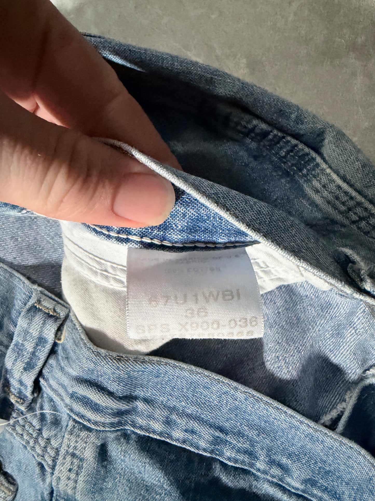 2000s Vintage Wrangler Light Wash Carpenter Jorts -36W