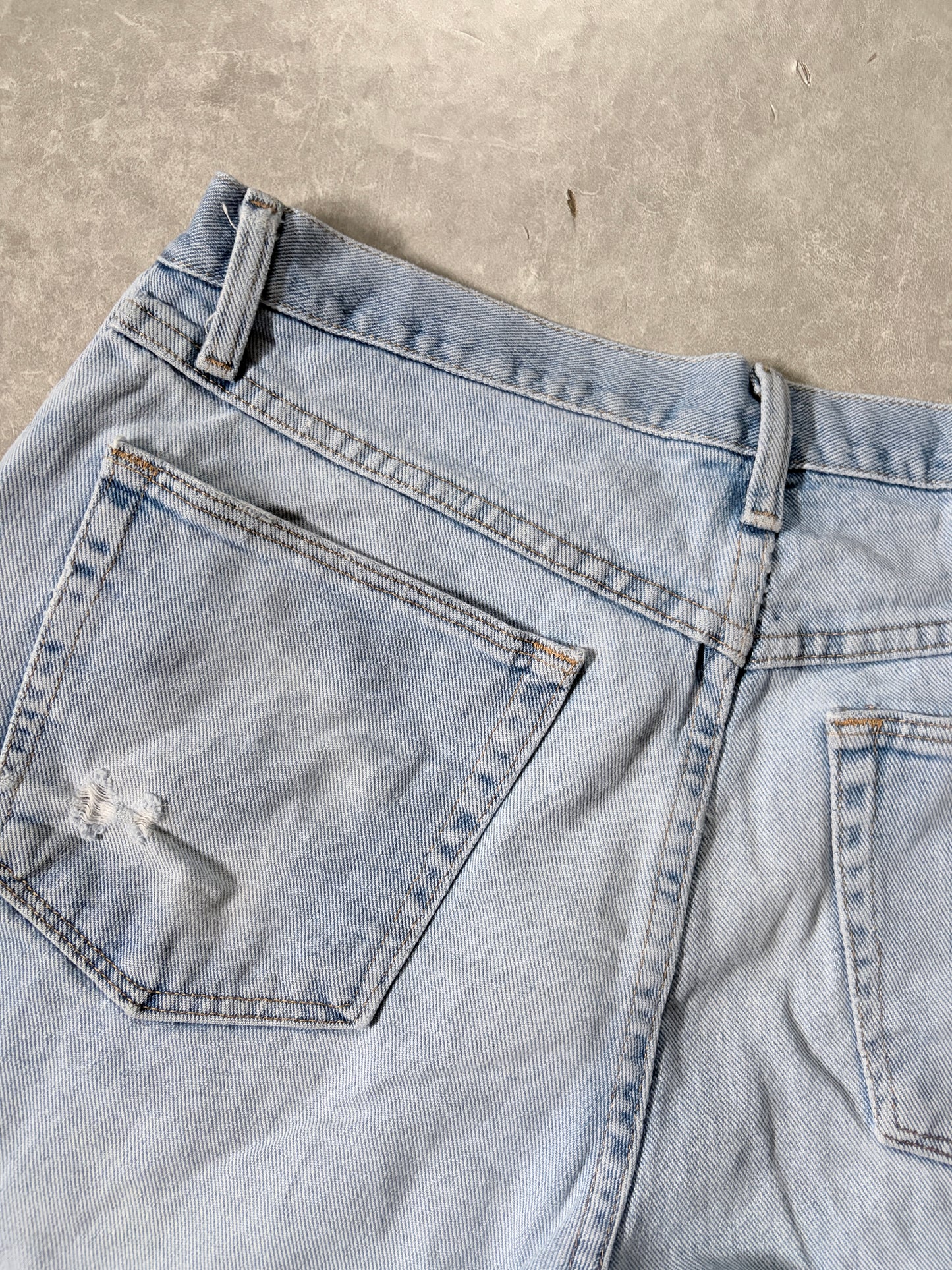 2000s Vintage Wrangler Light Wash Jorts -33W