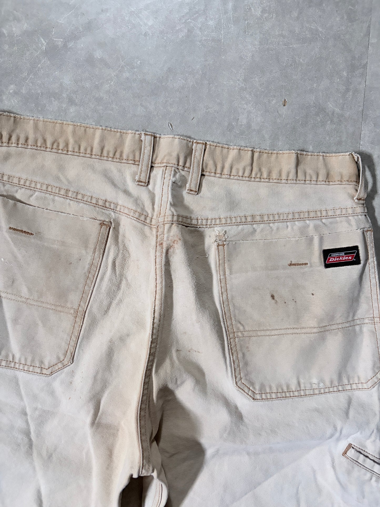 90s Vintage Dickies Distressed Faded Baggy Beige Shorts -36W