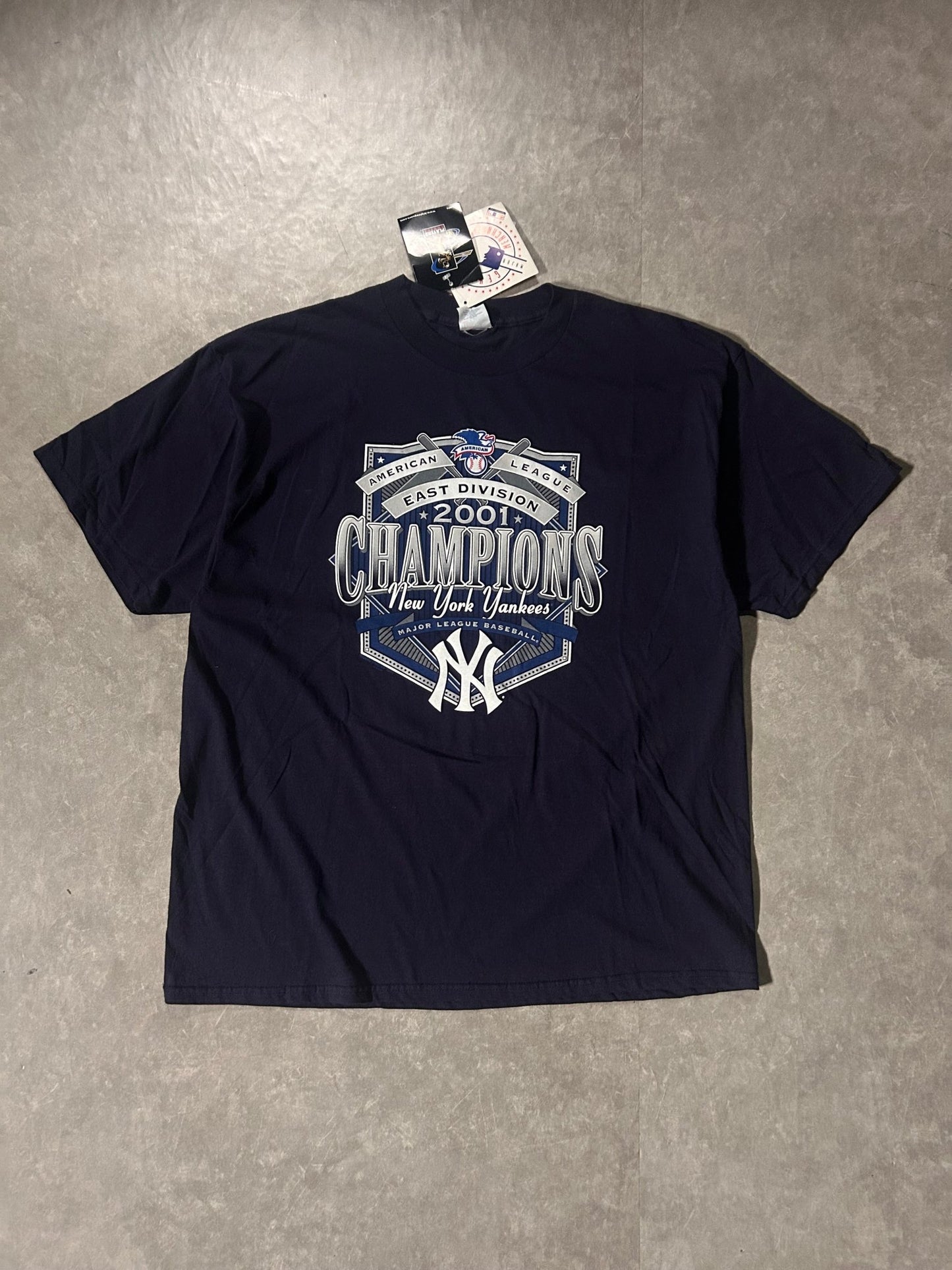 2001 Vintage New York Yankees Division Champs Navy T-Shirt - XXL - XXL | Martin City Vintage