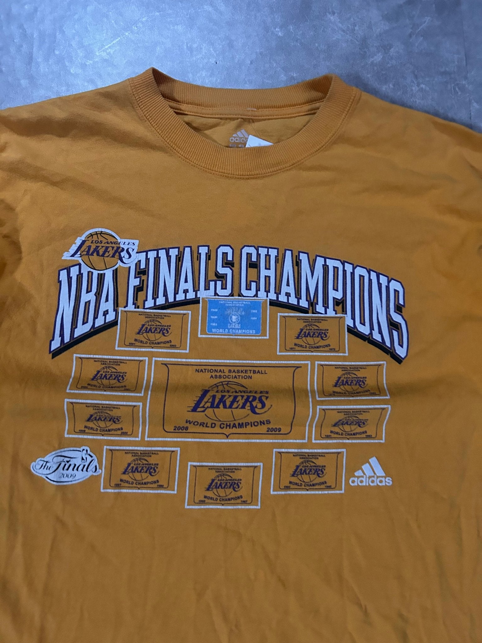2009 Vintage Los Angeles Lakers NBA Champion Adidas Yellow T-Shirt - L - L | Martin City Vintage