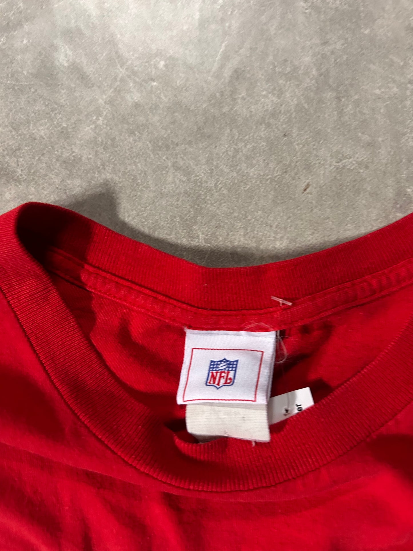 2000s Vintage Kansas City Chiefs Red T Shirt Tag Close Up