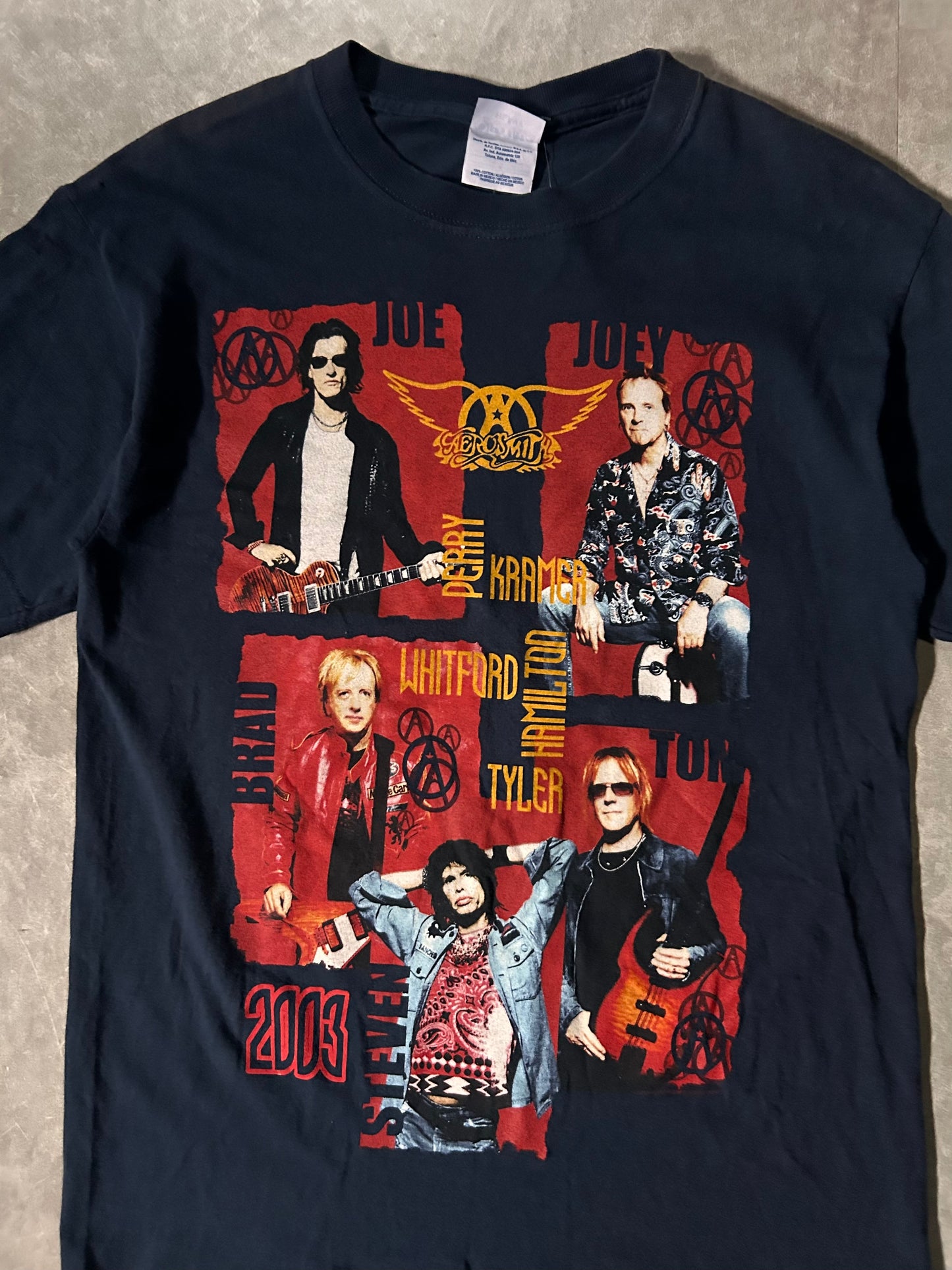 2003 Vintage Aerosmith Big Print Band Graphic Close Up