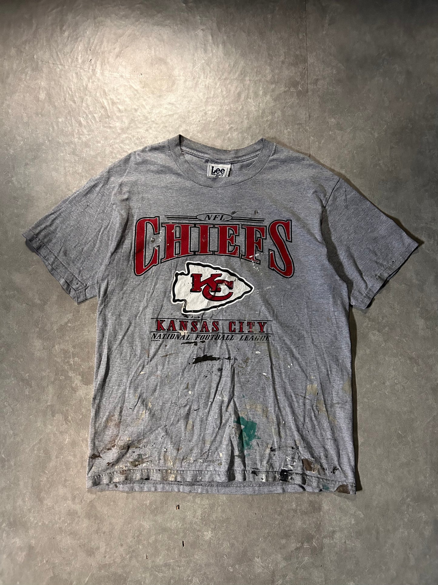 90's Vintage Kansas City Chiefs Distressed Paint Splatter Grey T-Shirt Full Front View