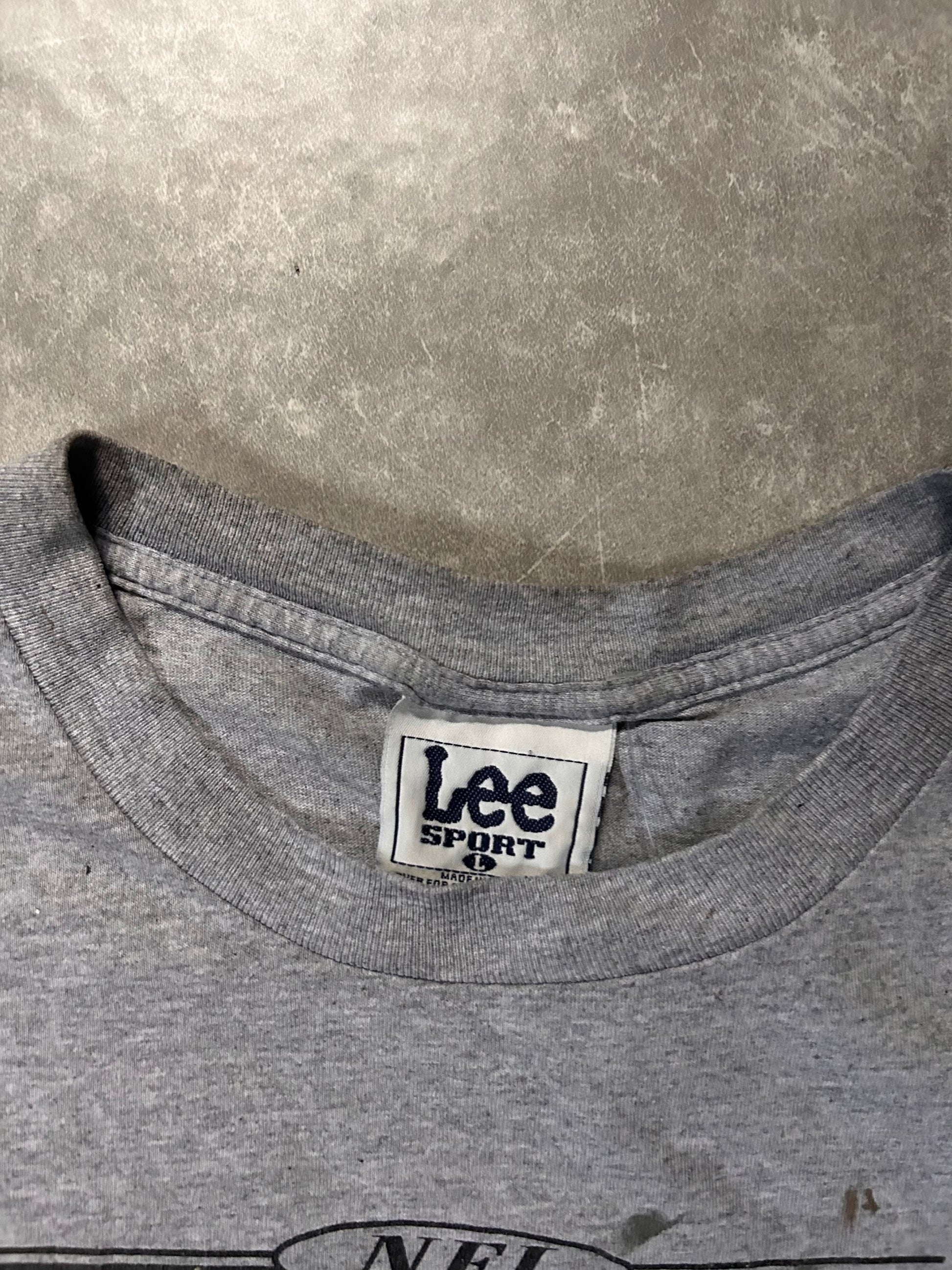 90's Vintage Kansas City Chiefs Grey T-Shirt Tag Close Up Detail