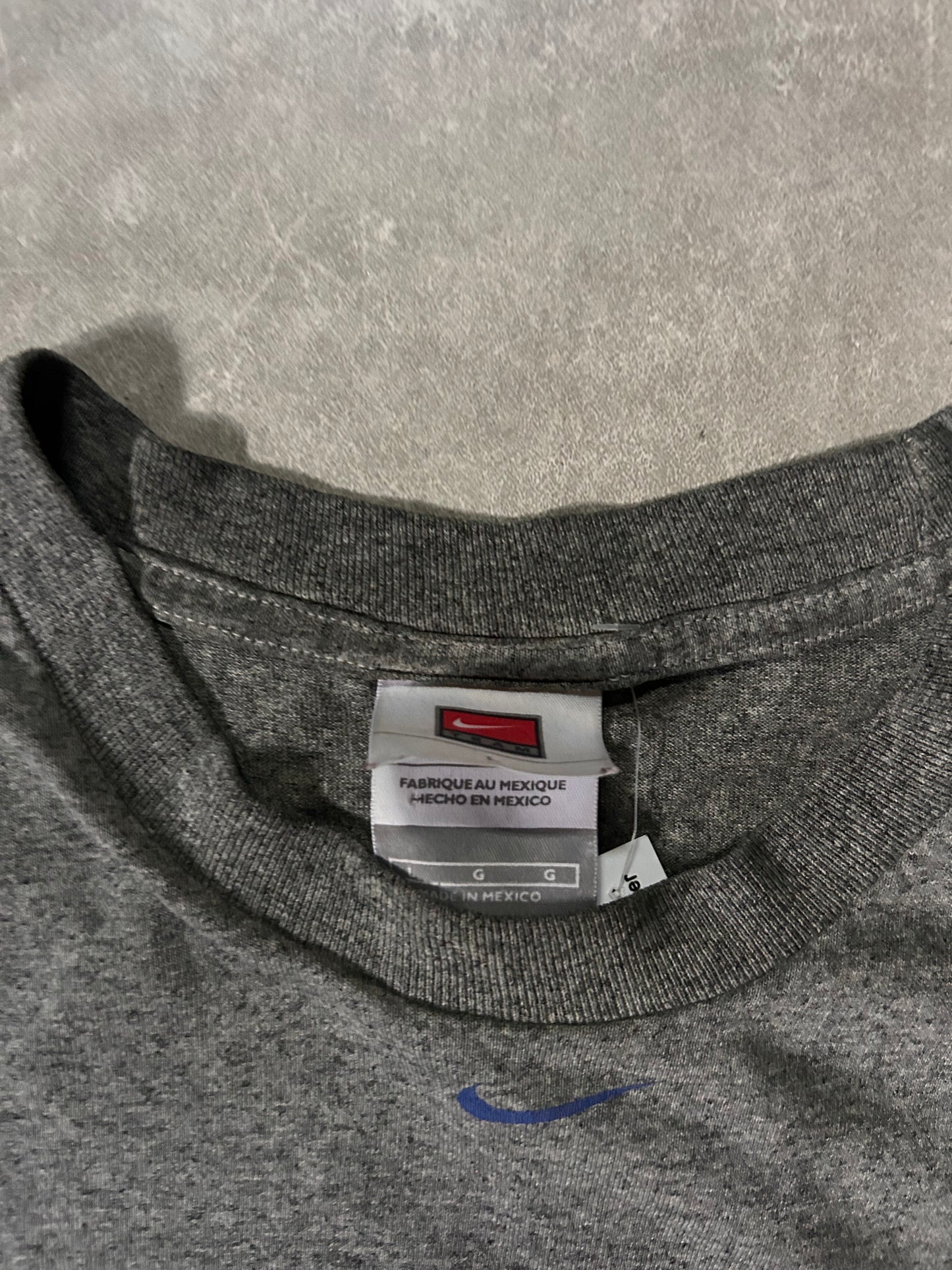 2000's Vintage Kansas Jayhawks Nike Grey T-Shirt Tag Close Up Detail