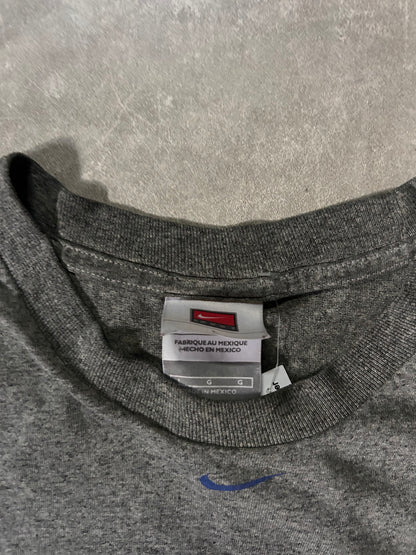 2000's Vintage Kansas Jayhawks Nike Grey T-Shirt Tag Close Up Detail
