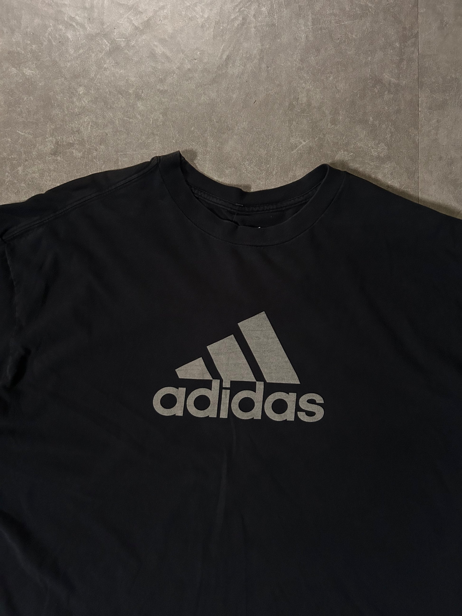 2000's Vintage Adidas Logo Graphic Black T-Shirt Close Up