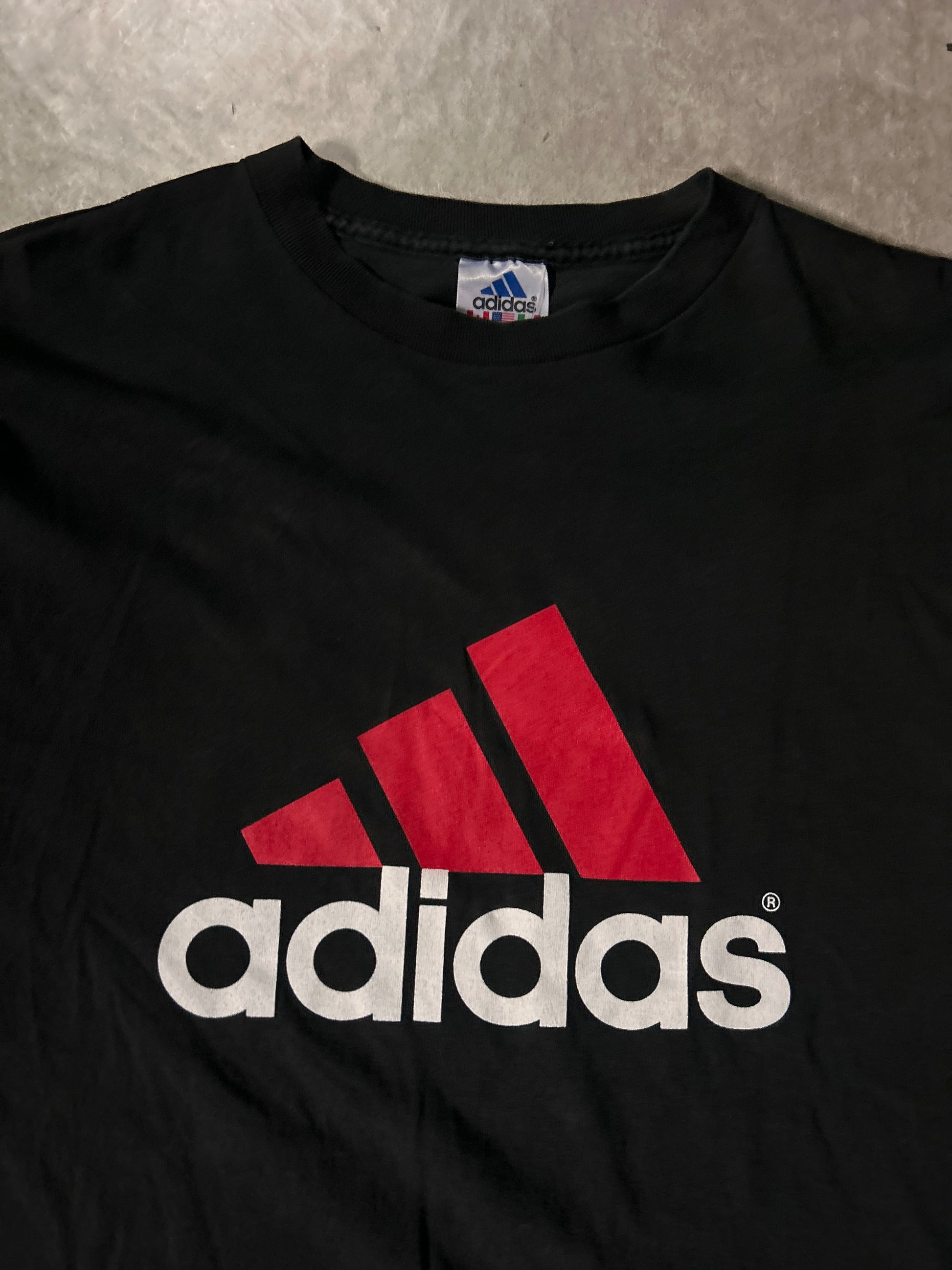 90's Vintage Adidas Red Logo Graphic Black T-Shirt Close Up