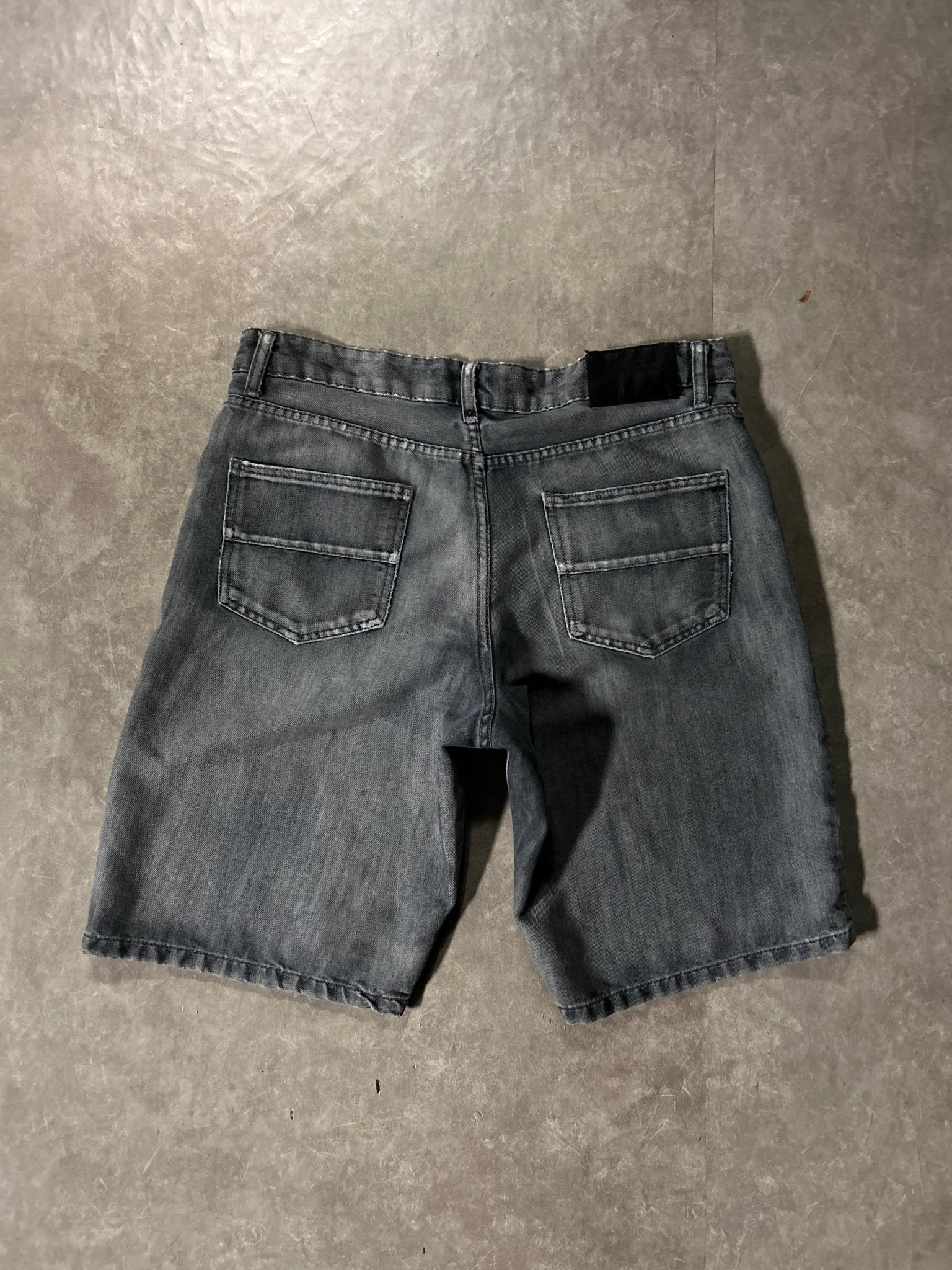 2000's Vintage Ecko Baggy Grey Jorts - 34W - 34 | Martin City Vintage