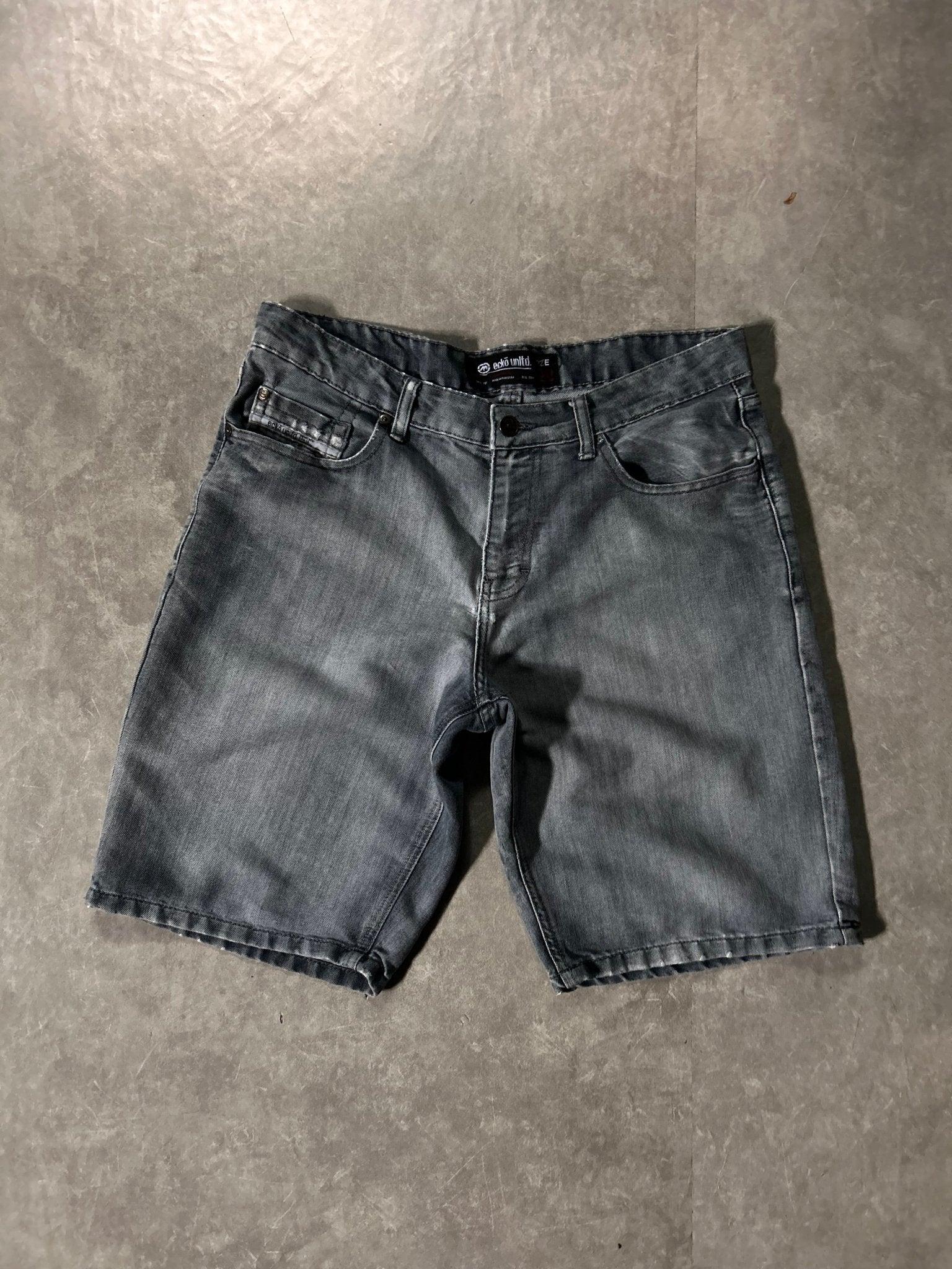 2000's Vintage Ecko Baggy Grey Jorts - 34W - 34 | Martin City Vintage