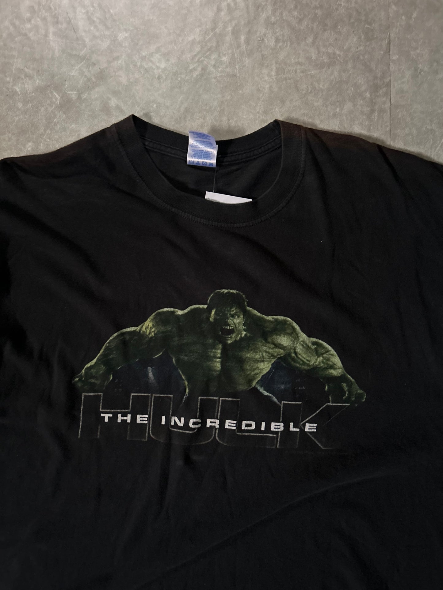 2000's Vintage Incredible Hulk Graphic Black T-Shirt Close Up