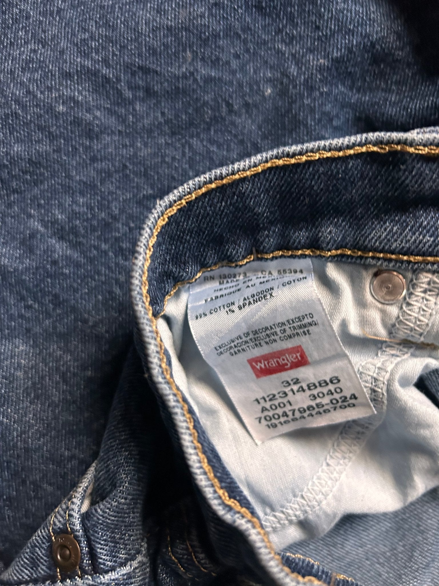 2000's Vintage Wrangler Dark Wash Jorts - 32W - 32 | Martin City Vintage