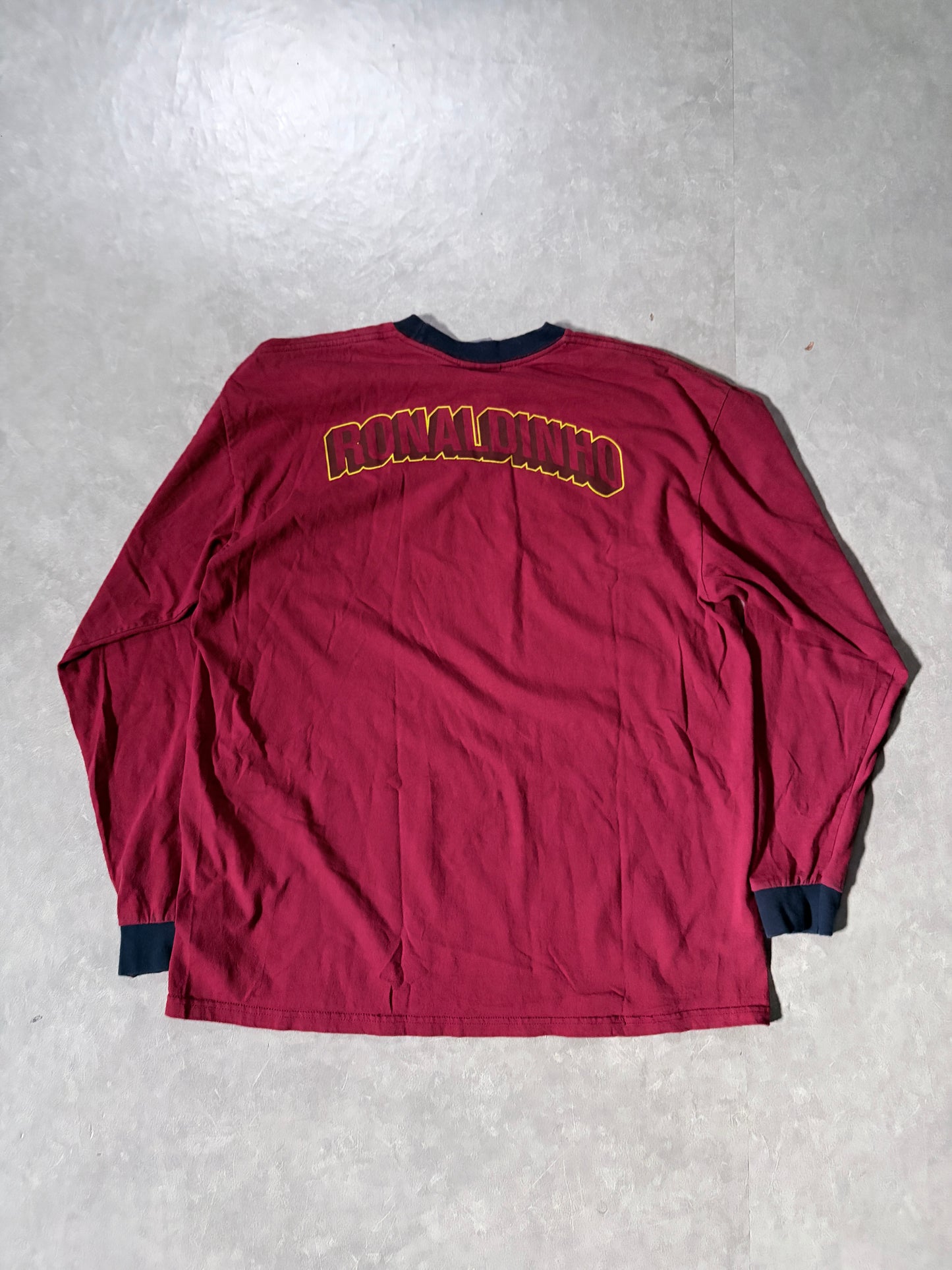 2000s Vintage FC Barcelona Ronaldinho Nike Red Long Sleeve Shirt -L