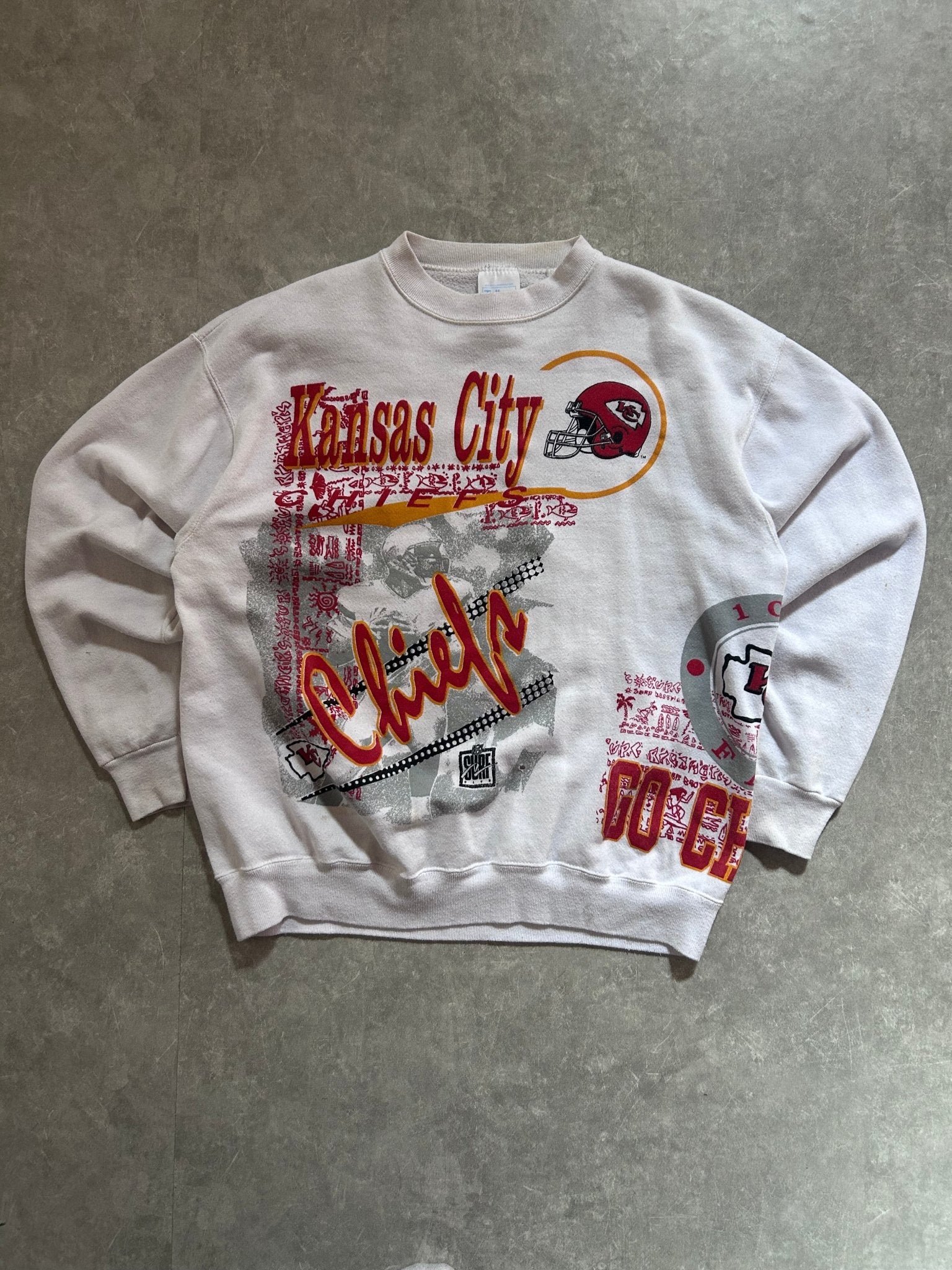 90s Vintage Kansas City Chiefs Surf Wrap Around White Crewneck Size L - L | Martin City Vintage