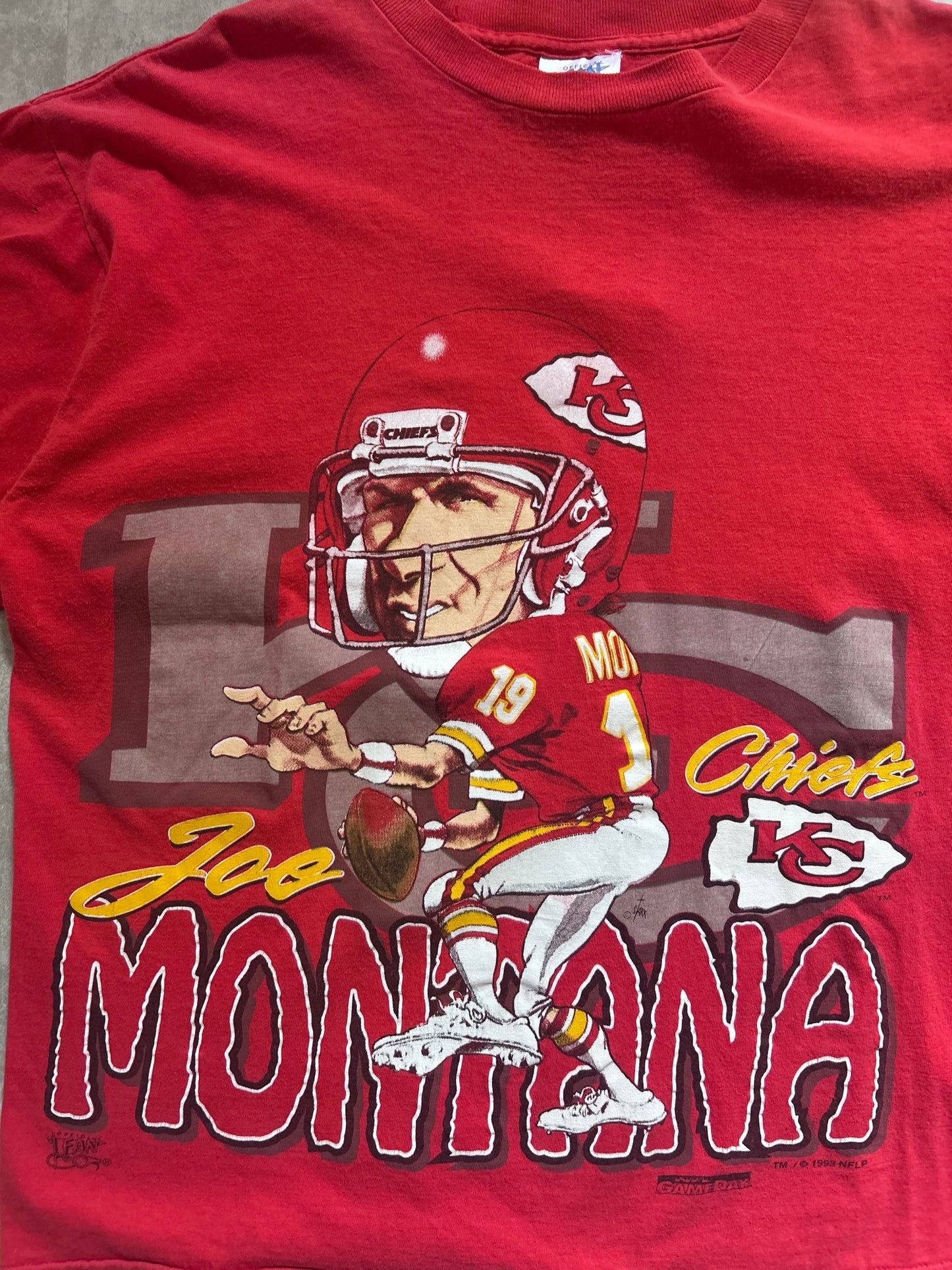 90s Vintage Kansas City Chiefs Joe Montana Caricature Red T Shirt Size XL - XL | Martin City Vintage