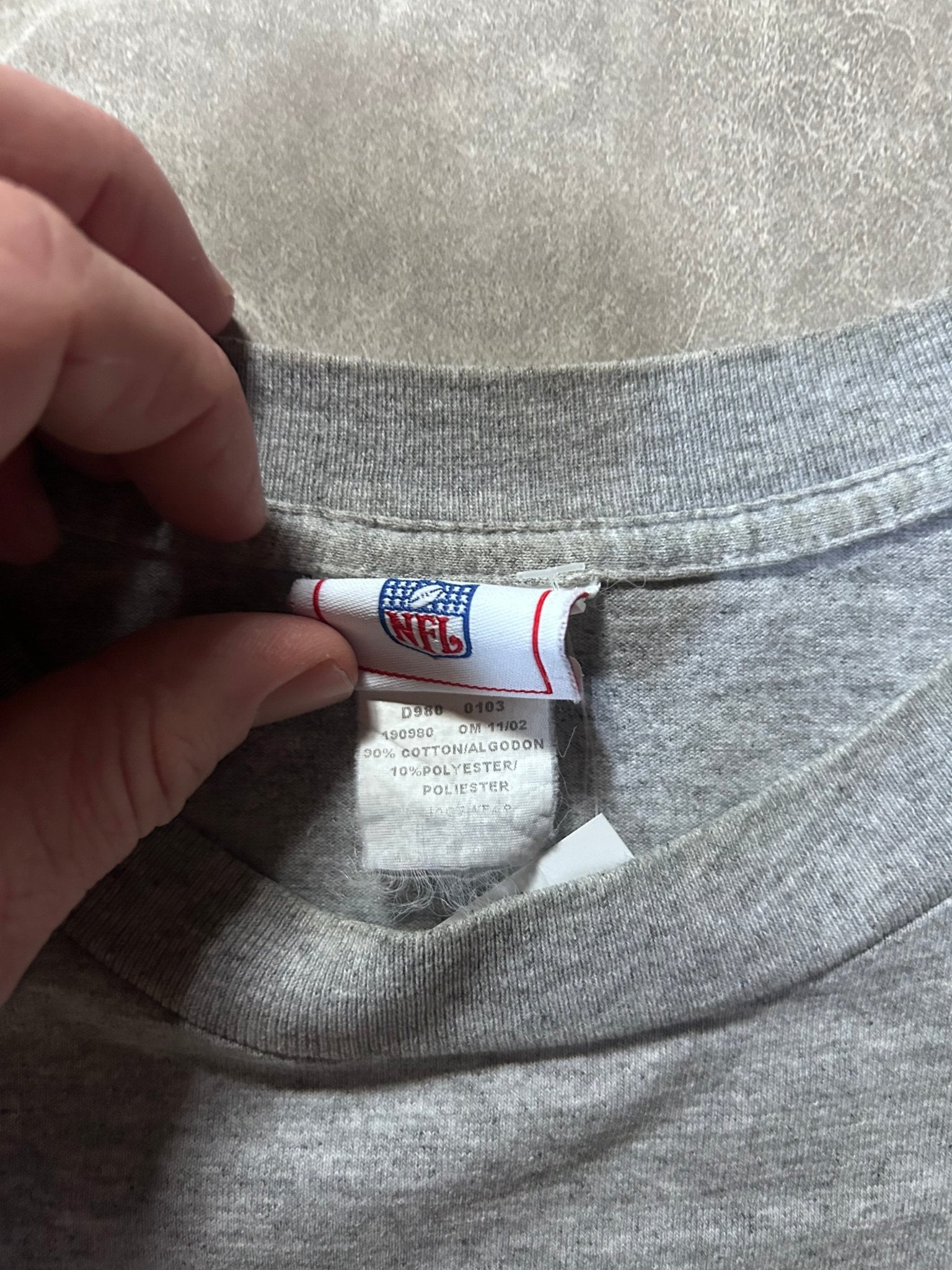 2002 Vintage Tampa Bay Buccaneers NFC Champs Grey Helmet T Shirt Size L - L | Martin City Vintage