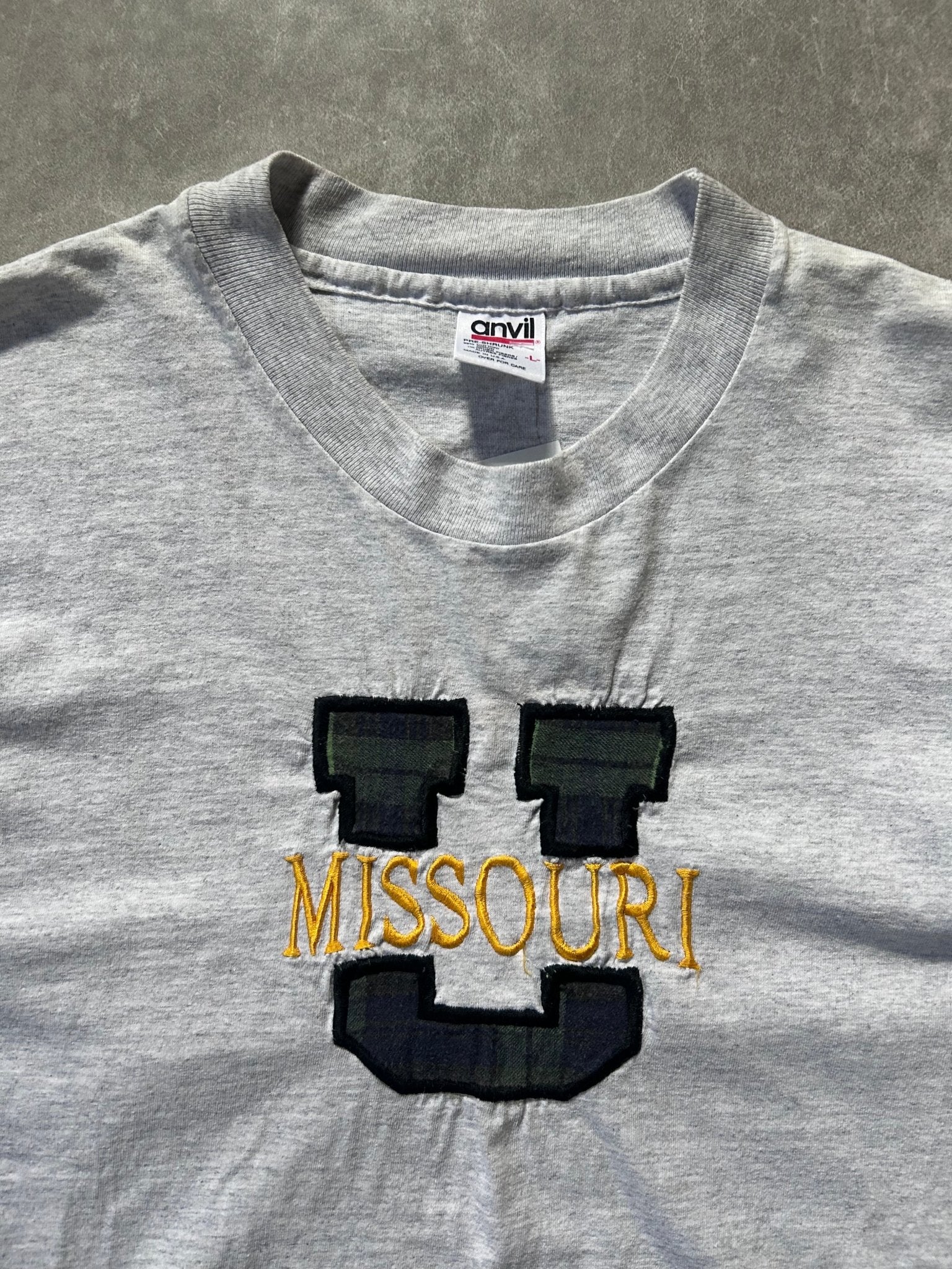 90s Vintage Mizzou Tigers Embroidered Heather Gray T Shirt Size L - L | Martin City Vintage