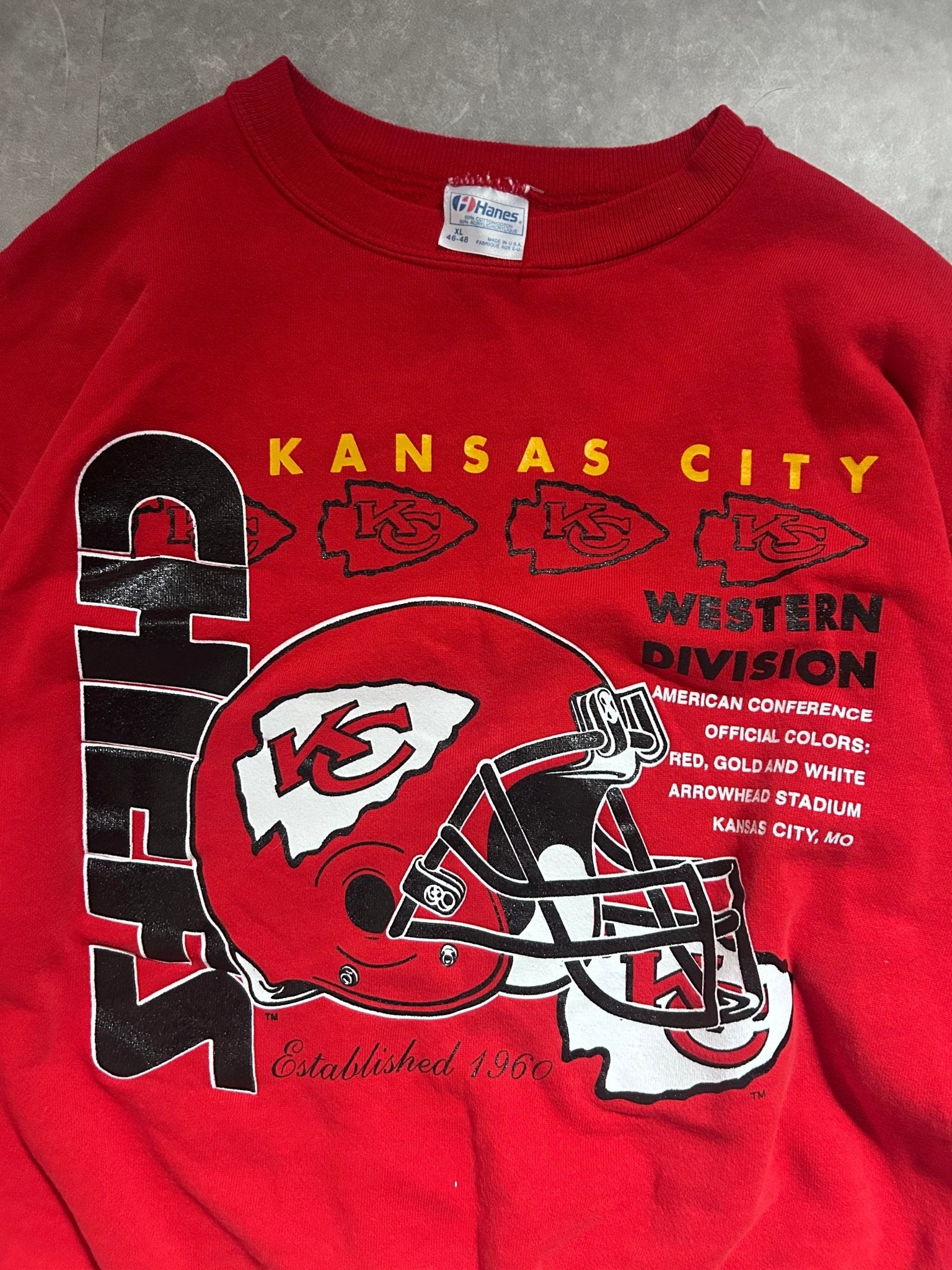90s Vintage Kansas City Chiefs Helmet Red Crewneck Size XL - XL | Martin City Vintage