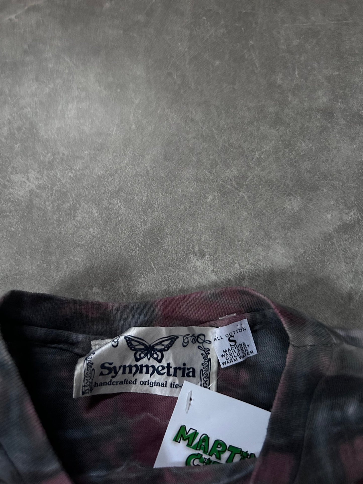 80s Vintage Motley Crue Symmetria Red T Shirt Size S - S | Martin City Vintage