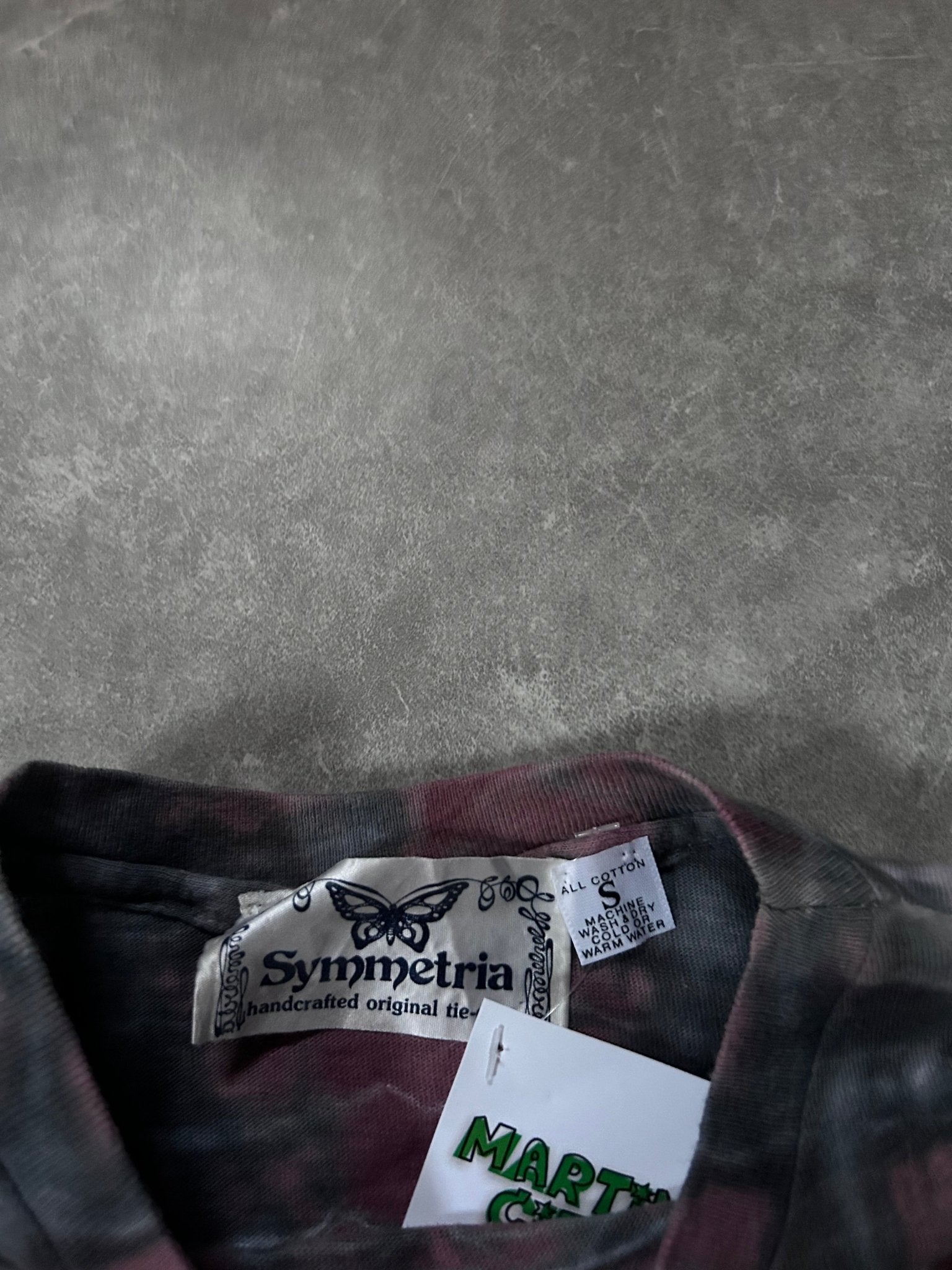 80s Vintage Motley Crue Symmetria Red T Shirt Size S - S | Martin City Vintage