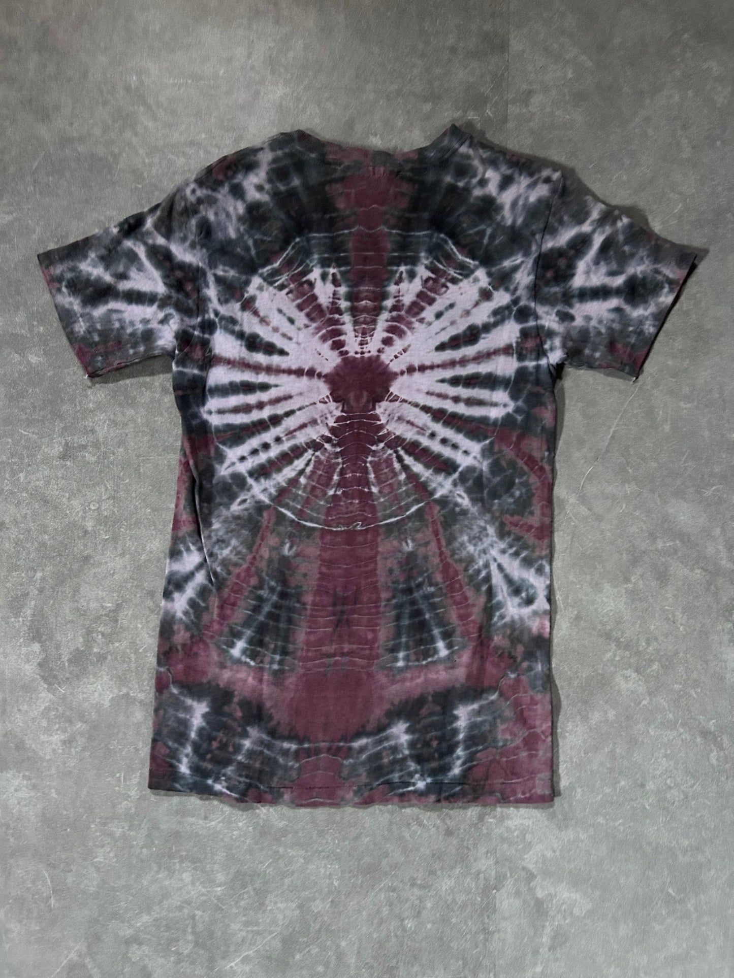 80s Vintage Motley Crue Symmetria Red T Shirt Size S - S | Martin City Vintage