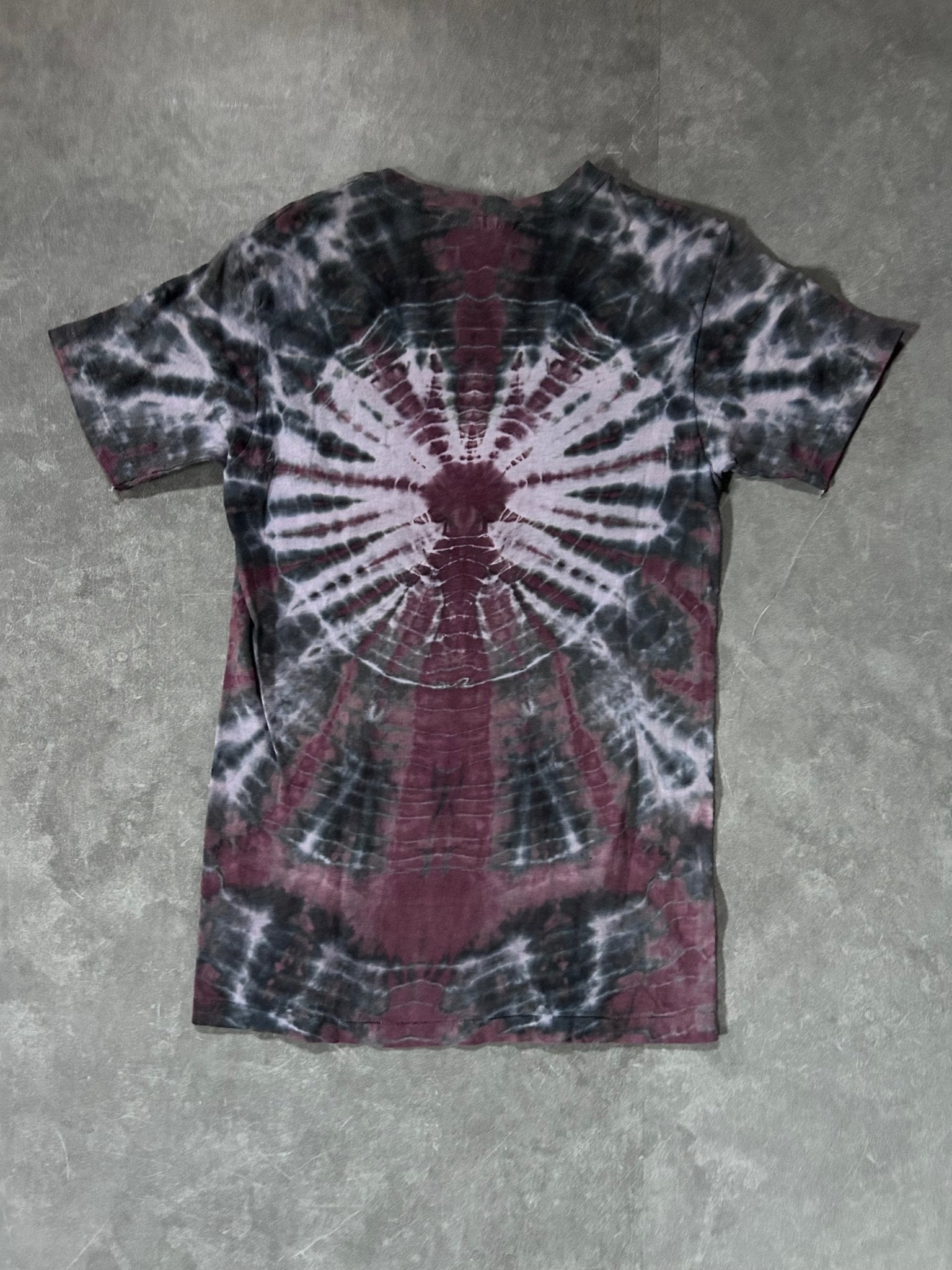 80s Vintage Motley Crue Symmetria Red T Shirt Size S - S | Martin City Vintage