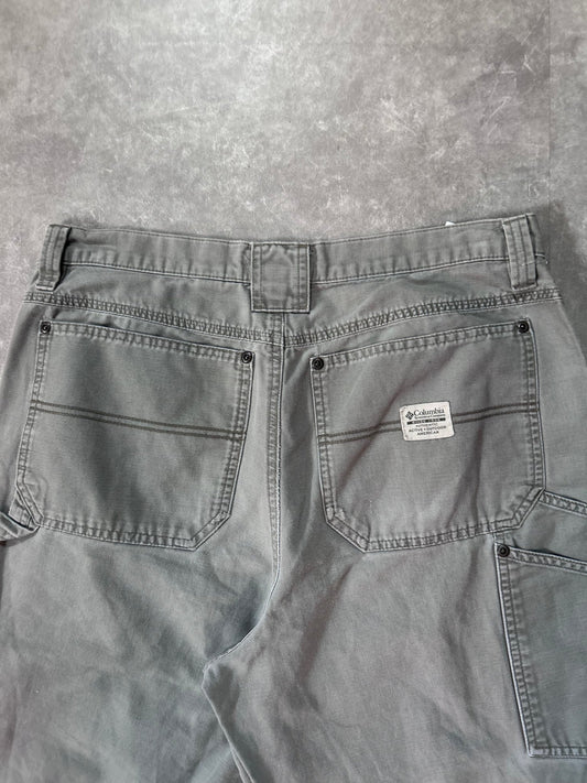 90s Vintage Columbia Faded Green Shorts Size 34 - 34 | Martin City Vintage