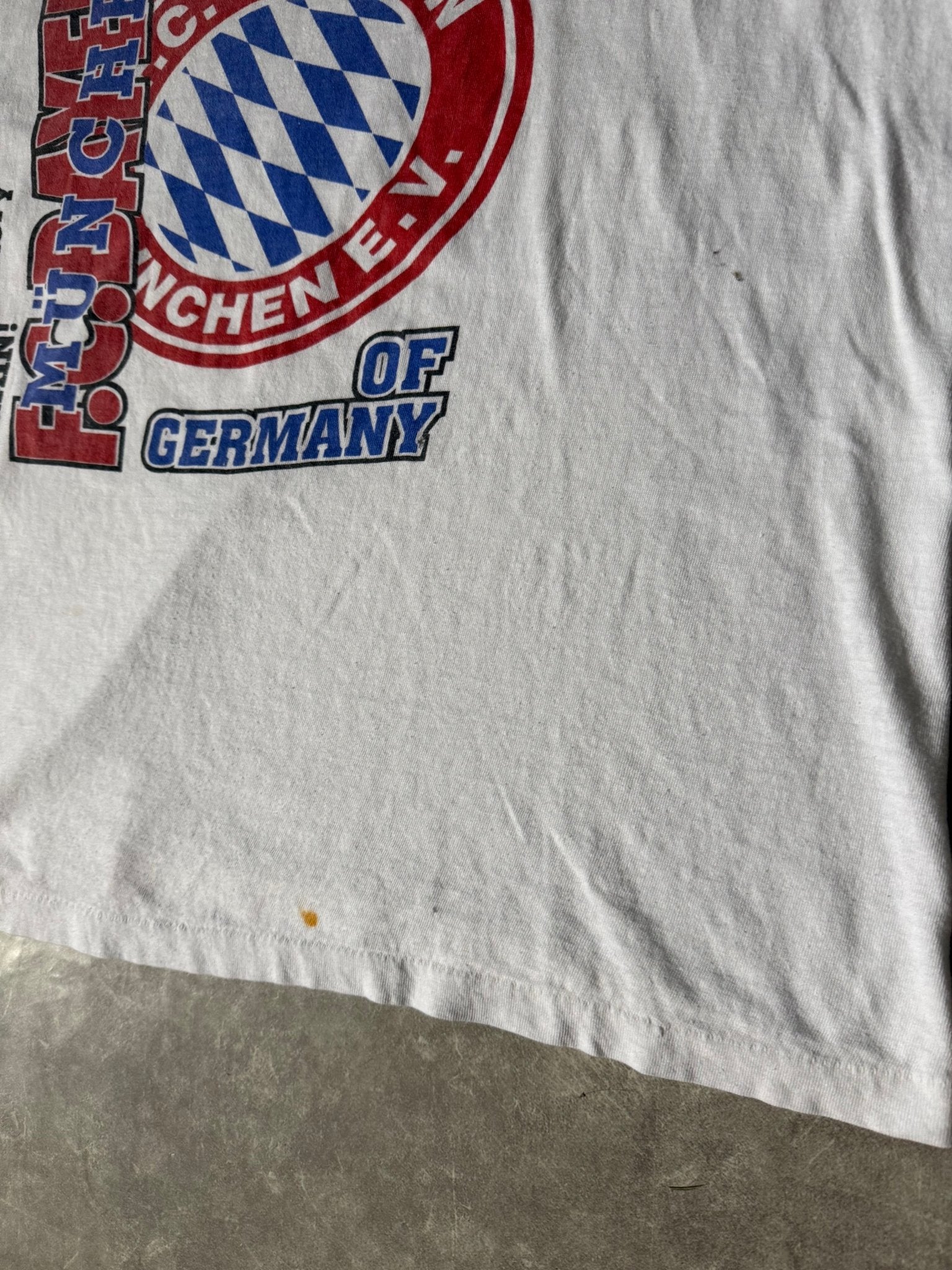 90's Vintage FC Bayern Soccer Munchen White T-Shirt -L - L | Martin City Vintage