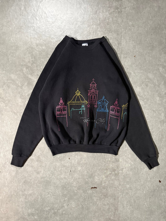 90s Vintage Kansas City Plaza Wrap around Black Crewneck -XL - XL | Martin City Vintage