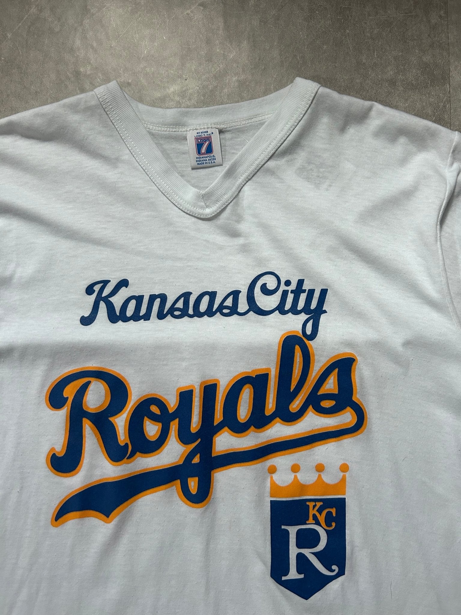 90s Vintage Kansas City Royals White V Neck T Shirt - L - L | Martin City Vintage